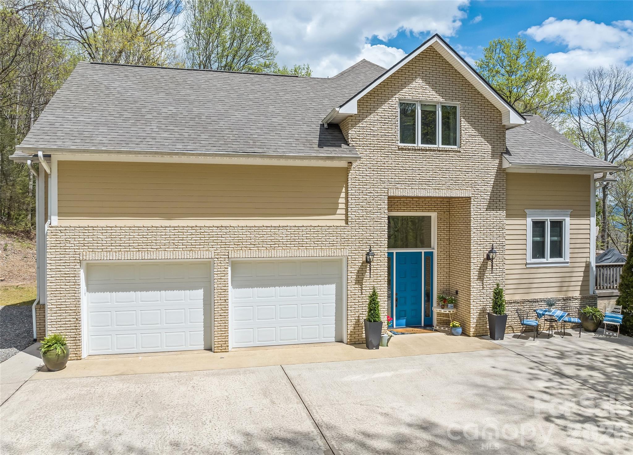 194 Catawba Lane — Waynesville