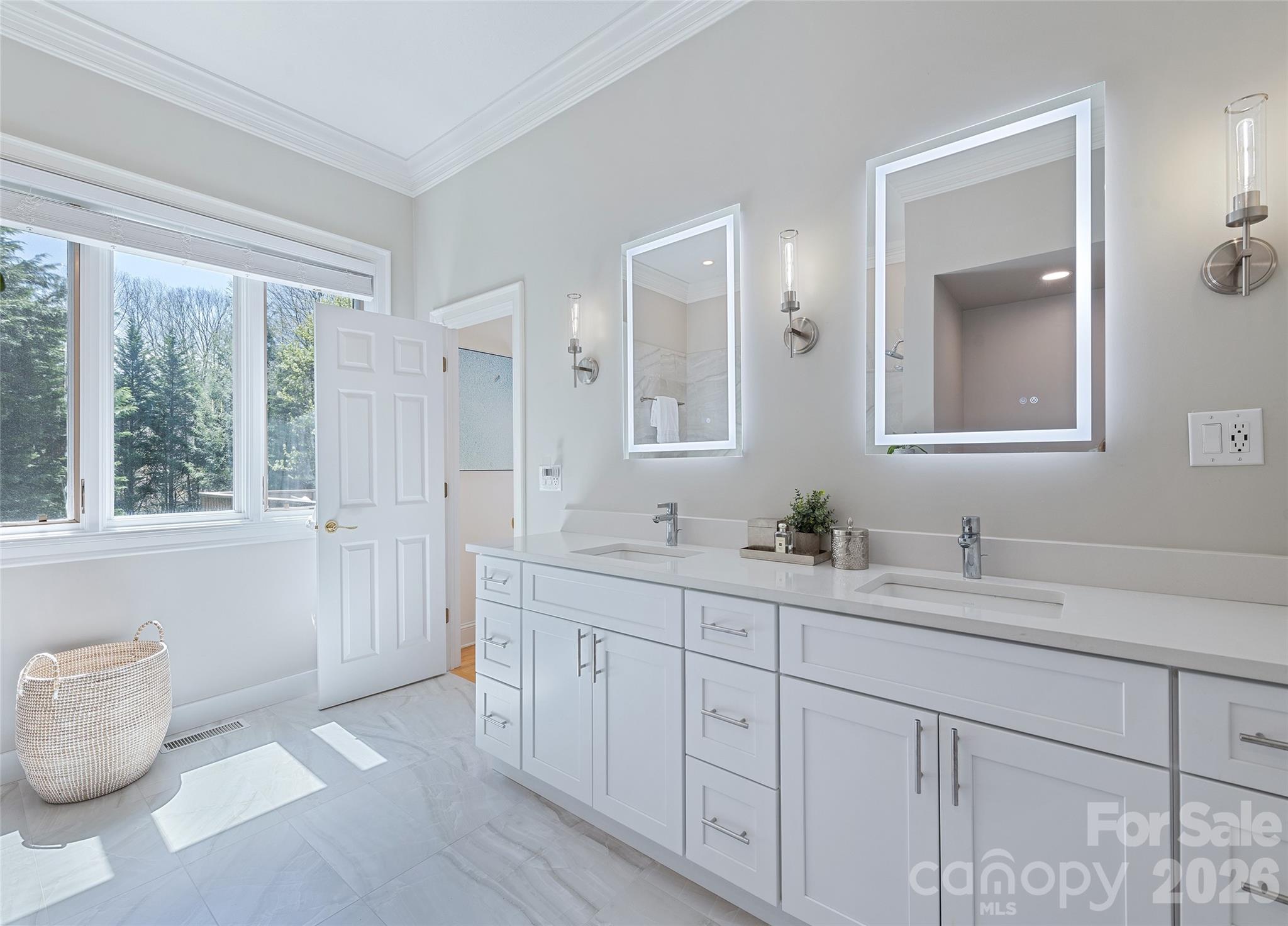 194 Catawba Lane — Waynesville