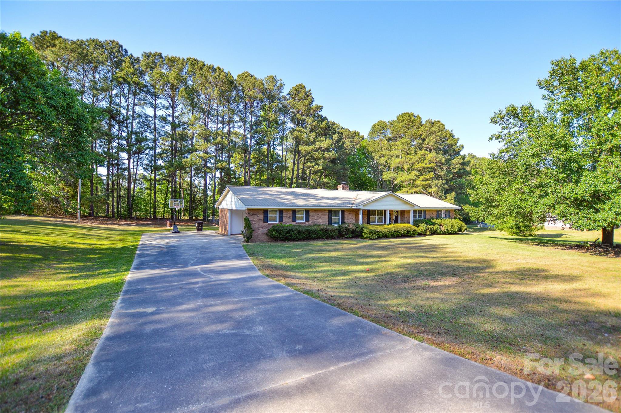 97 Robin Road — Wadesboro