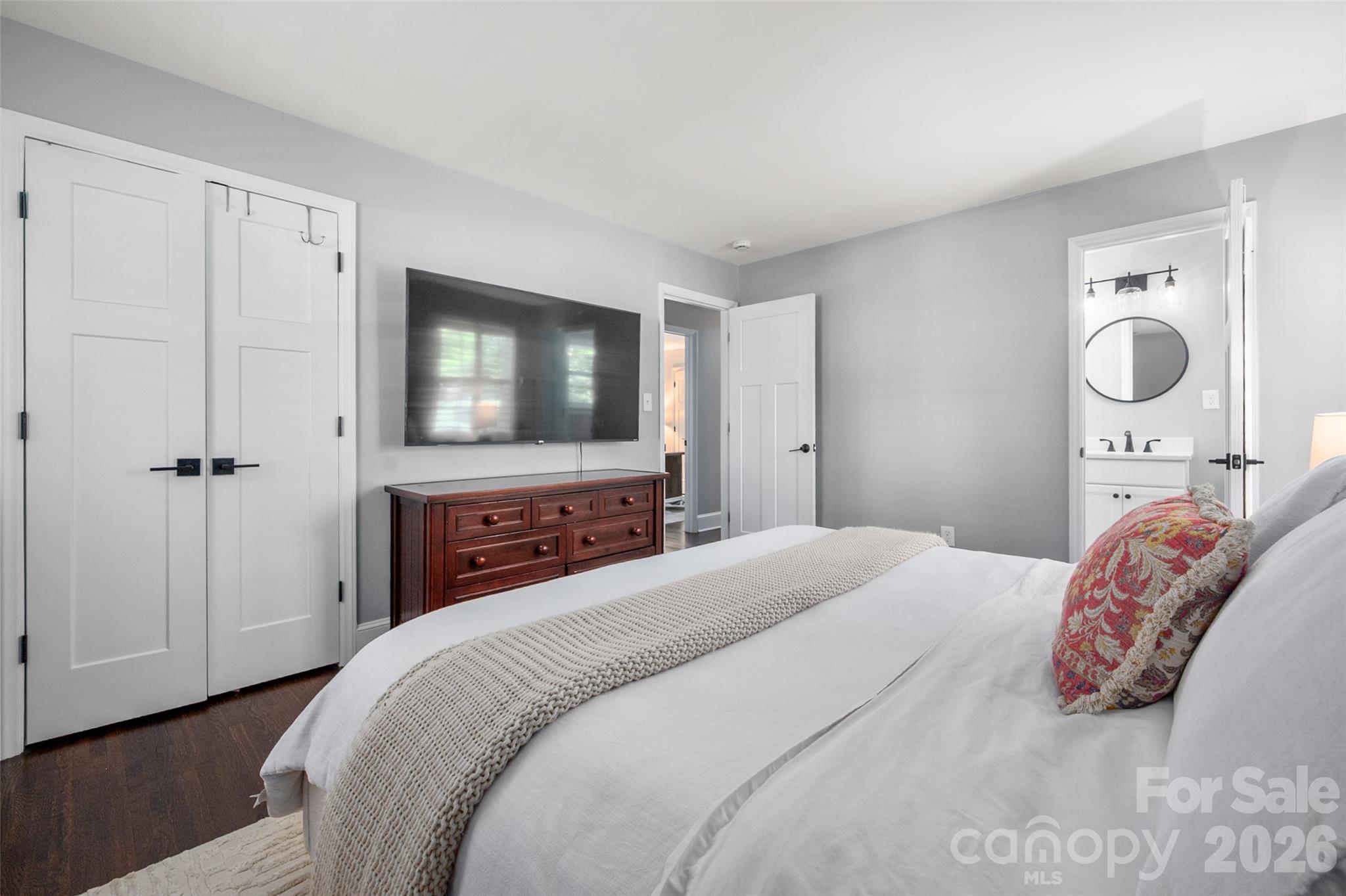 651 Sandridge Road — Charlotte