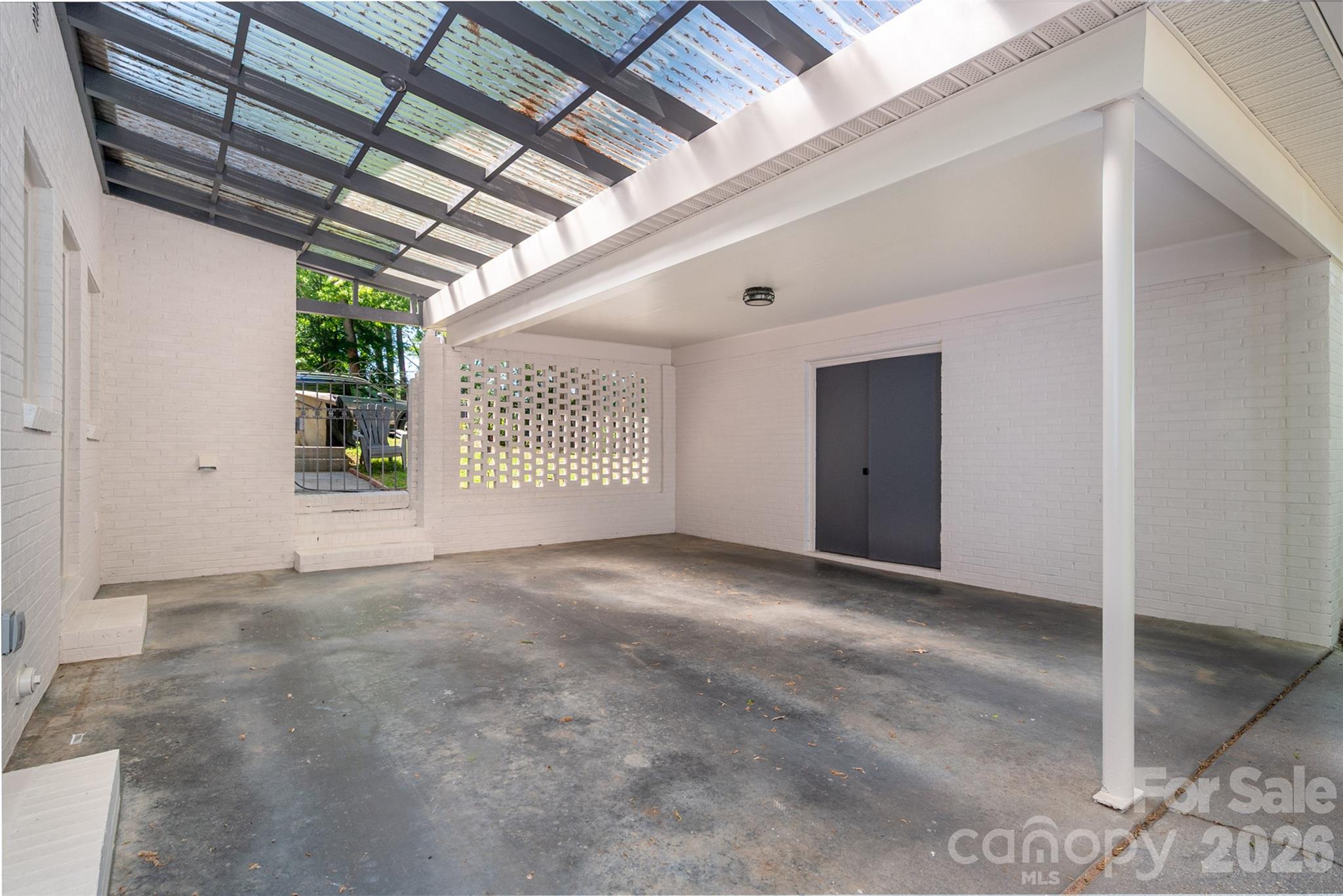 651 Sandridge Road — Charlotte