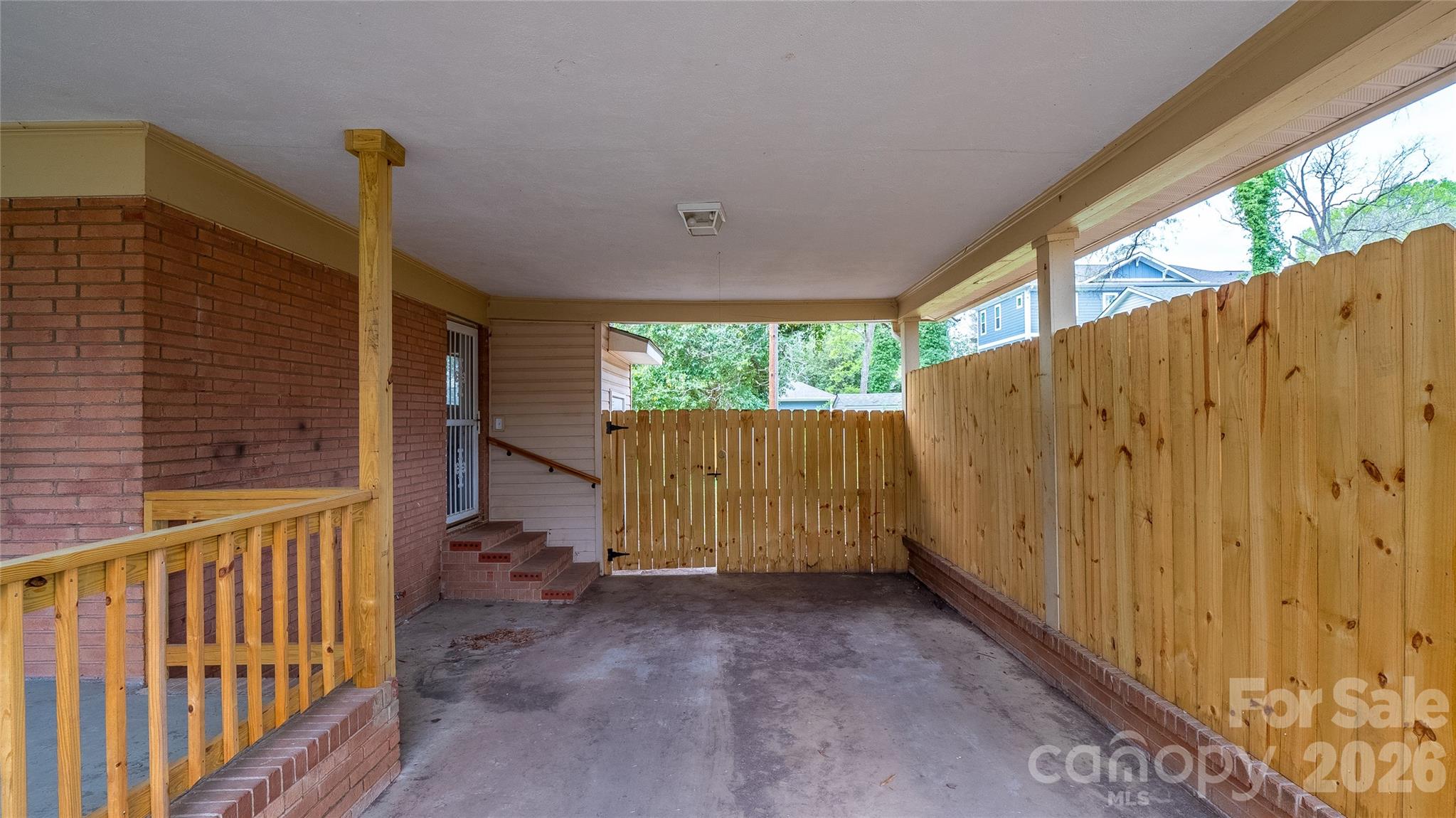 1211 Campus Street — Charlotte