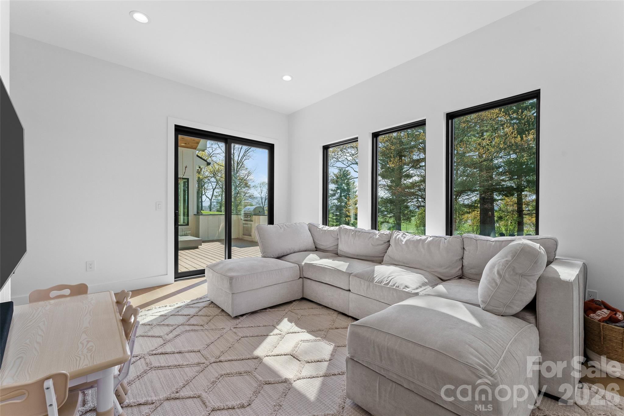 503 Nesbitt Drive — Mills River