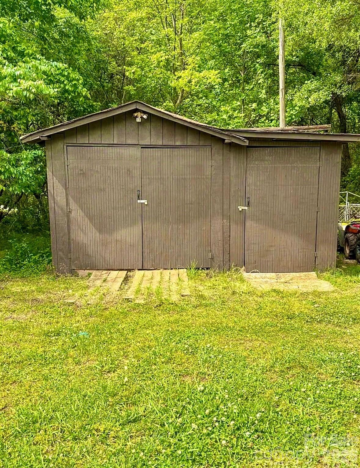 718 W Virginia Avenue — Bessemer City