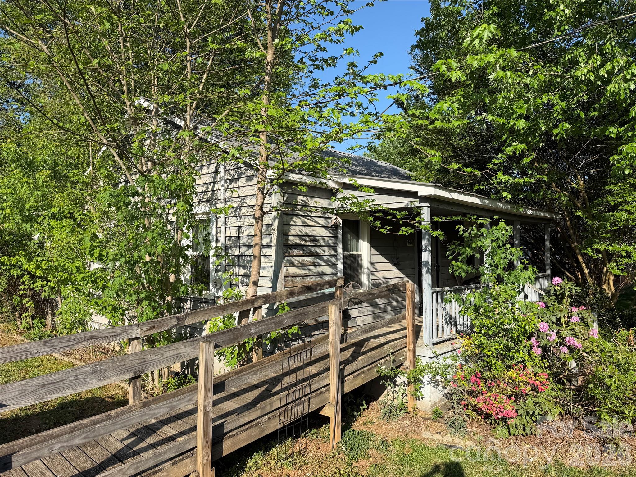 141 Walker Road — Morganton