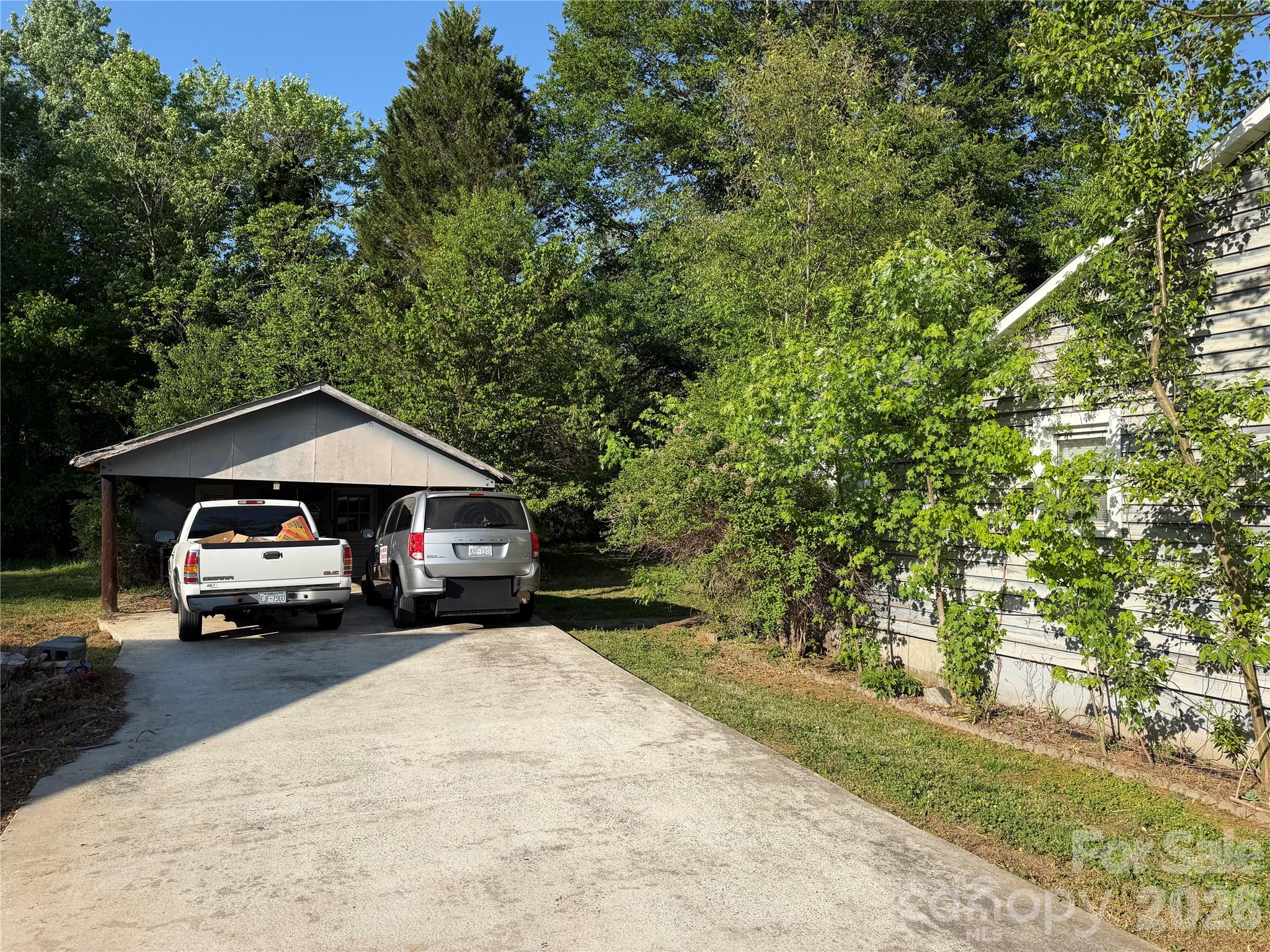 141 Walker Road — Morganton