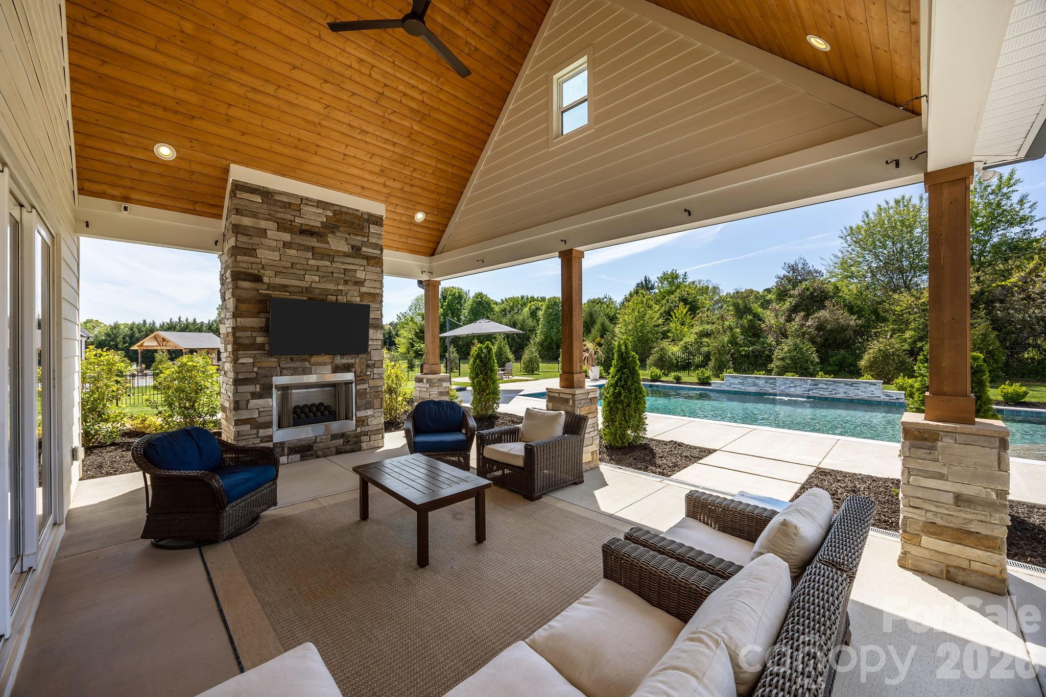 1090 Rolling Meadow Drive — Mooresville