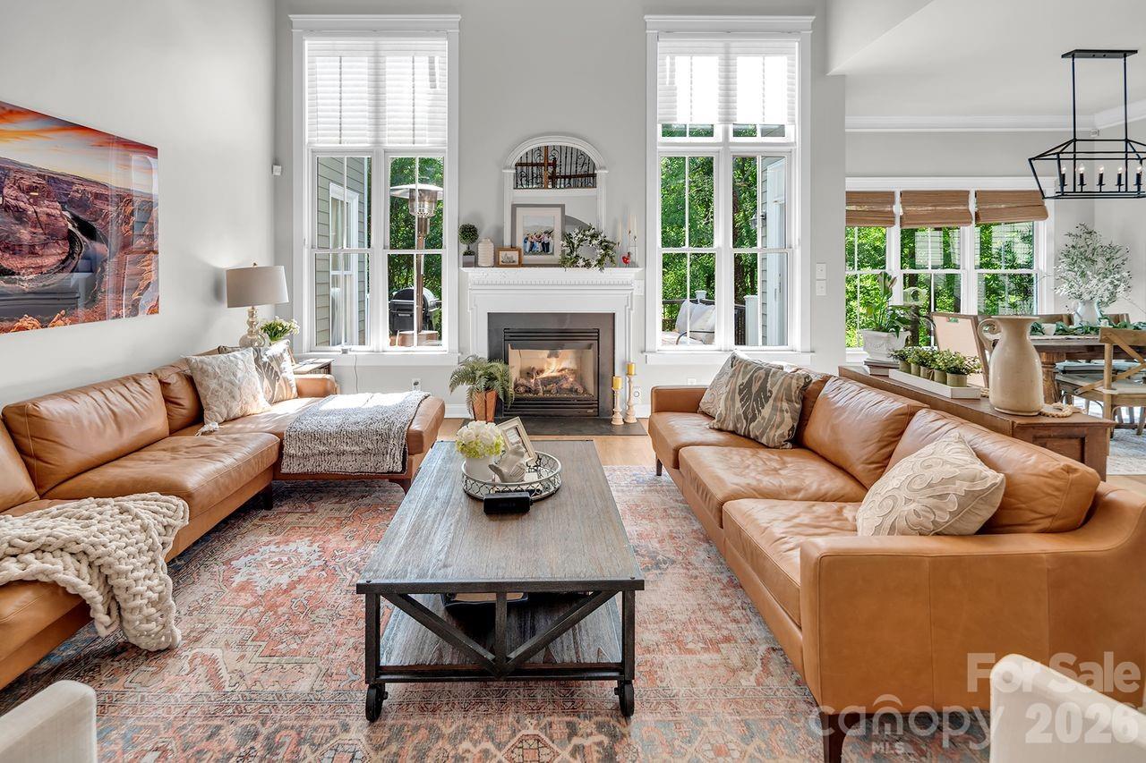 619 N Oak Drive — Huntersville
