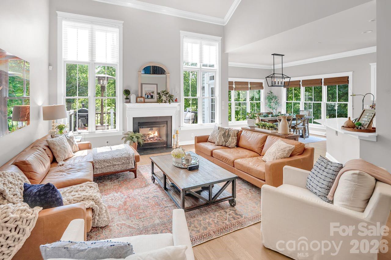 619 N Oak Drive — Huntersville