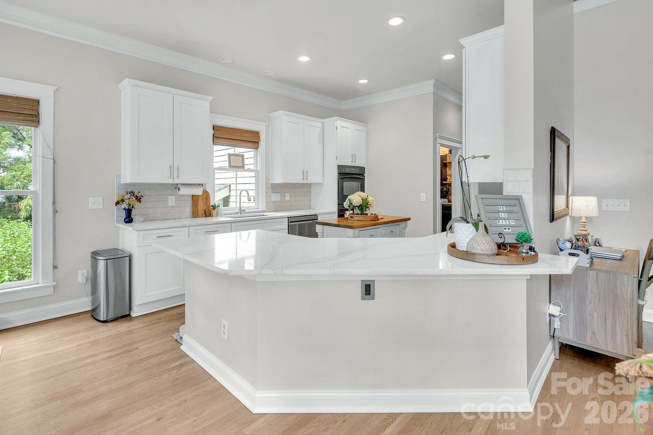 619 N Oak Drive — Huntersville
