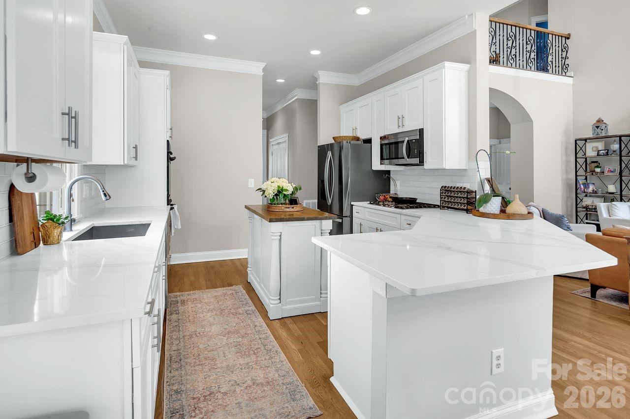 619 N Oak Drive — Huntersville