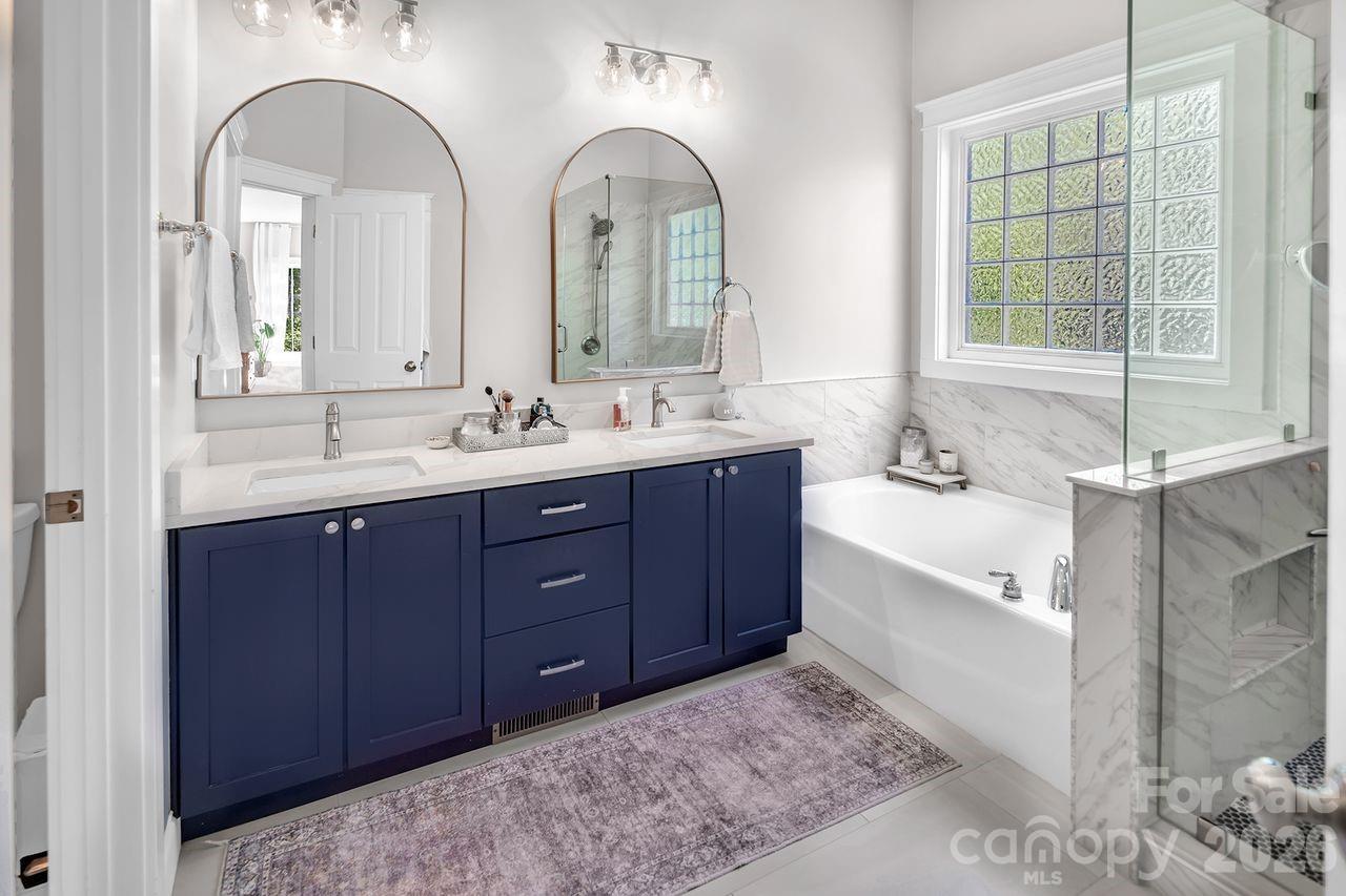 619 N Oak Drive — Huntersville