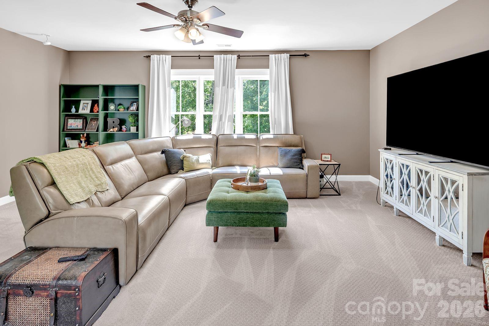 619 N Oak Drive — Huntersville