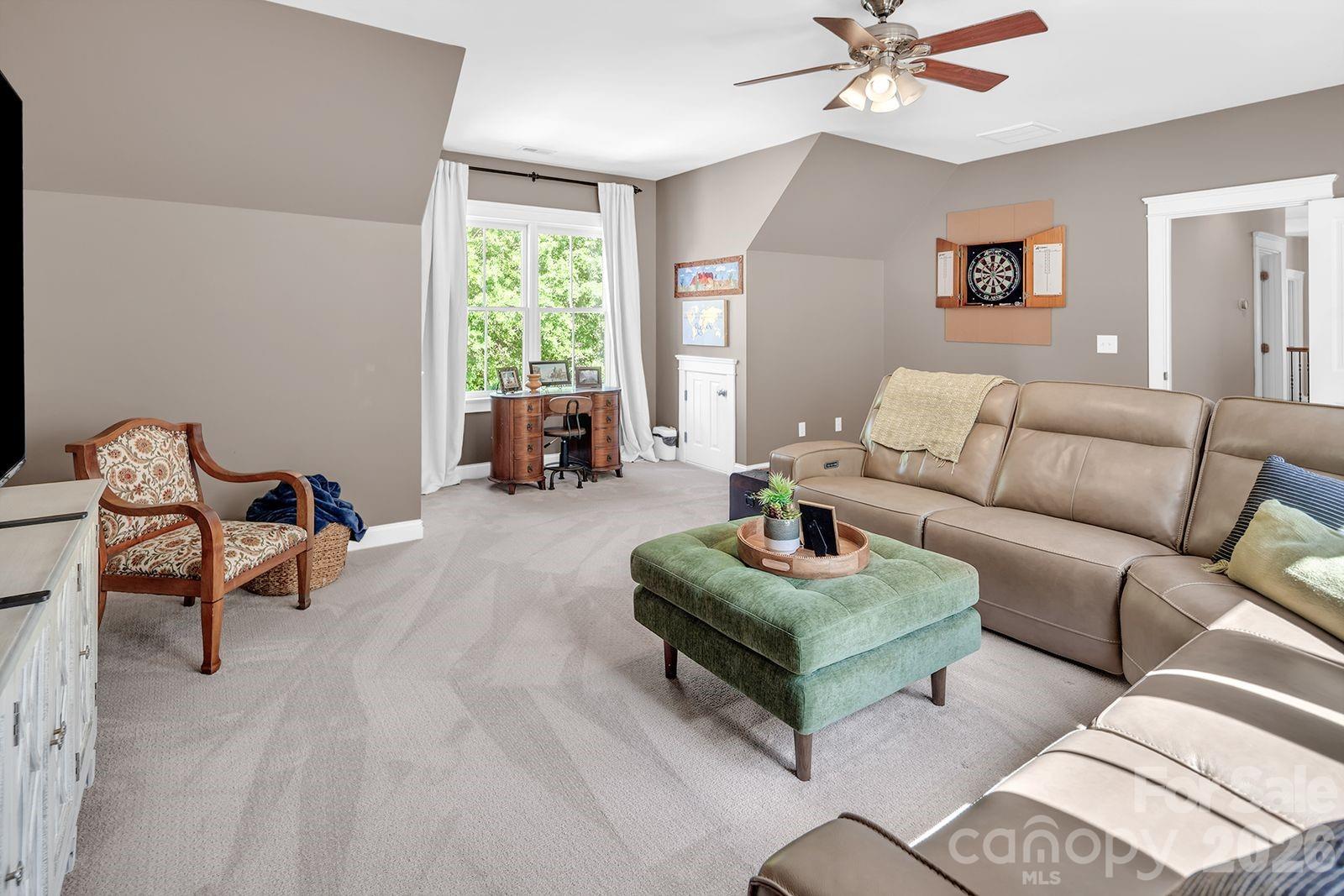 619 N Oak Drive — Huntersville