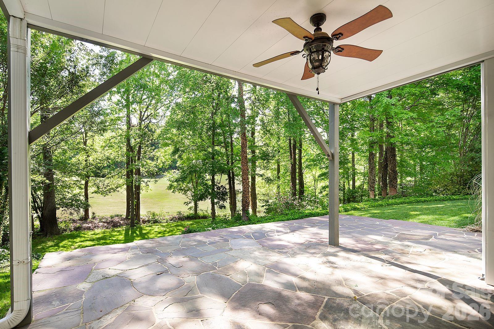 619 N Oak Drive — Huntersville