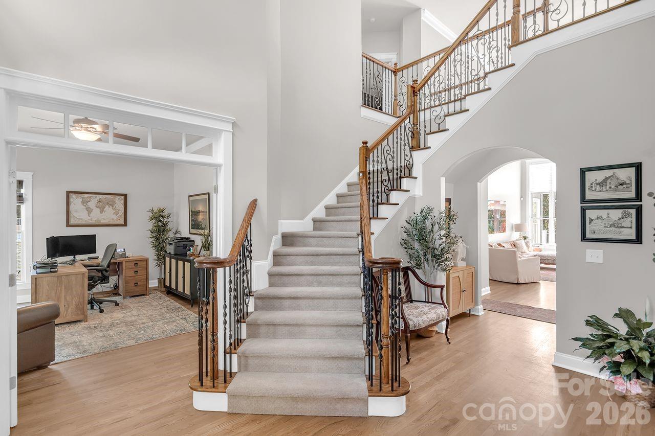 619 N Oak Drive — Huntersville