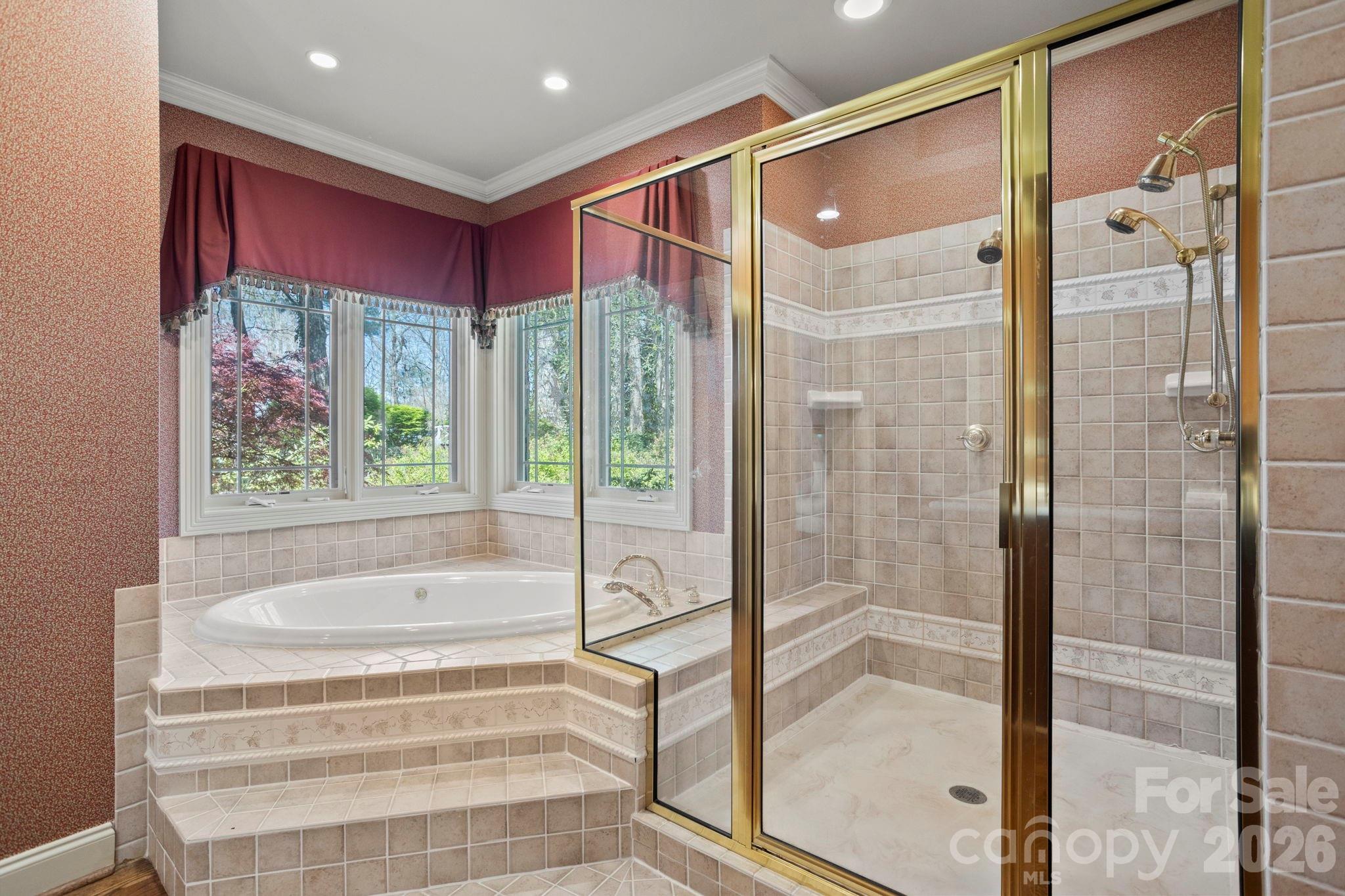 106 Farwood Court — Flat Rock