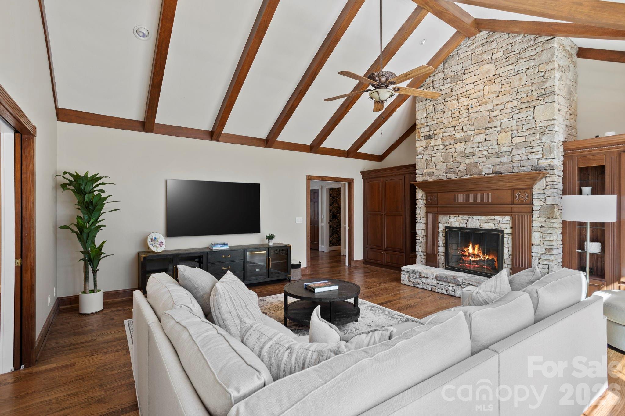 106 Farwood Court — Flat Rock