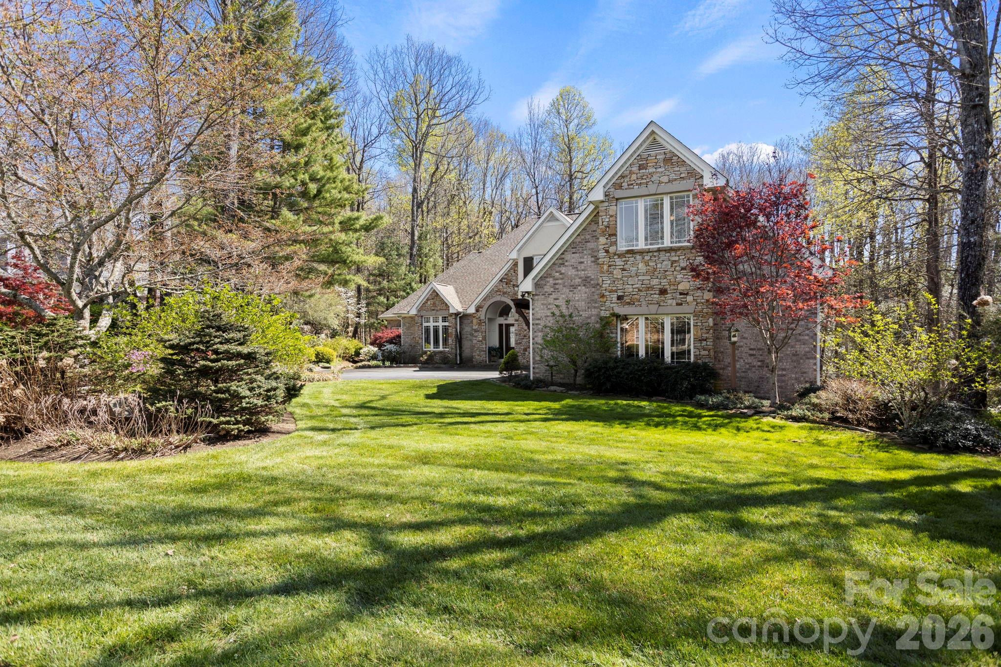106 Farwood Court — Flat Rock