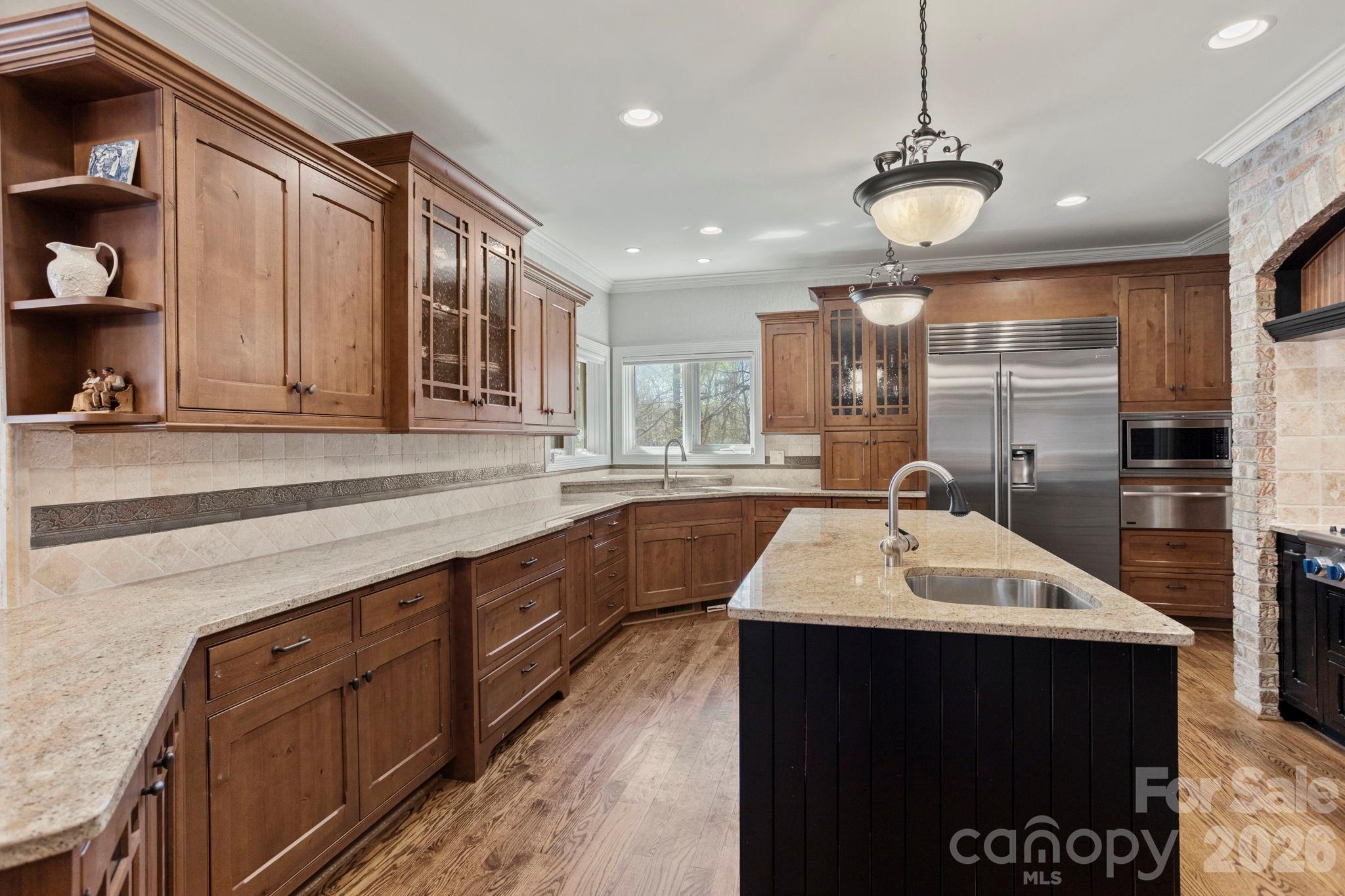 106 Farwood Court — Flat Rock