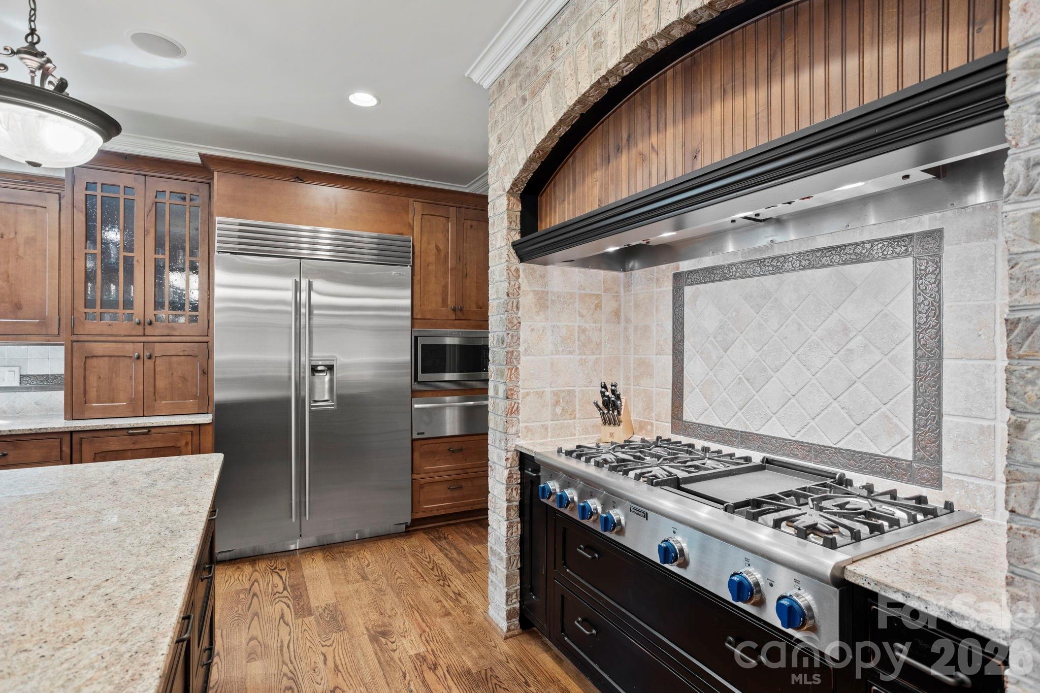 106 Farwood Court — Flat Rock