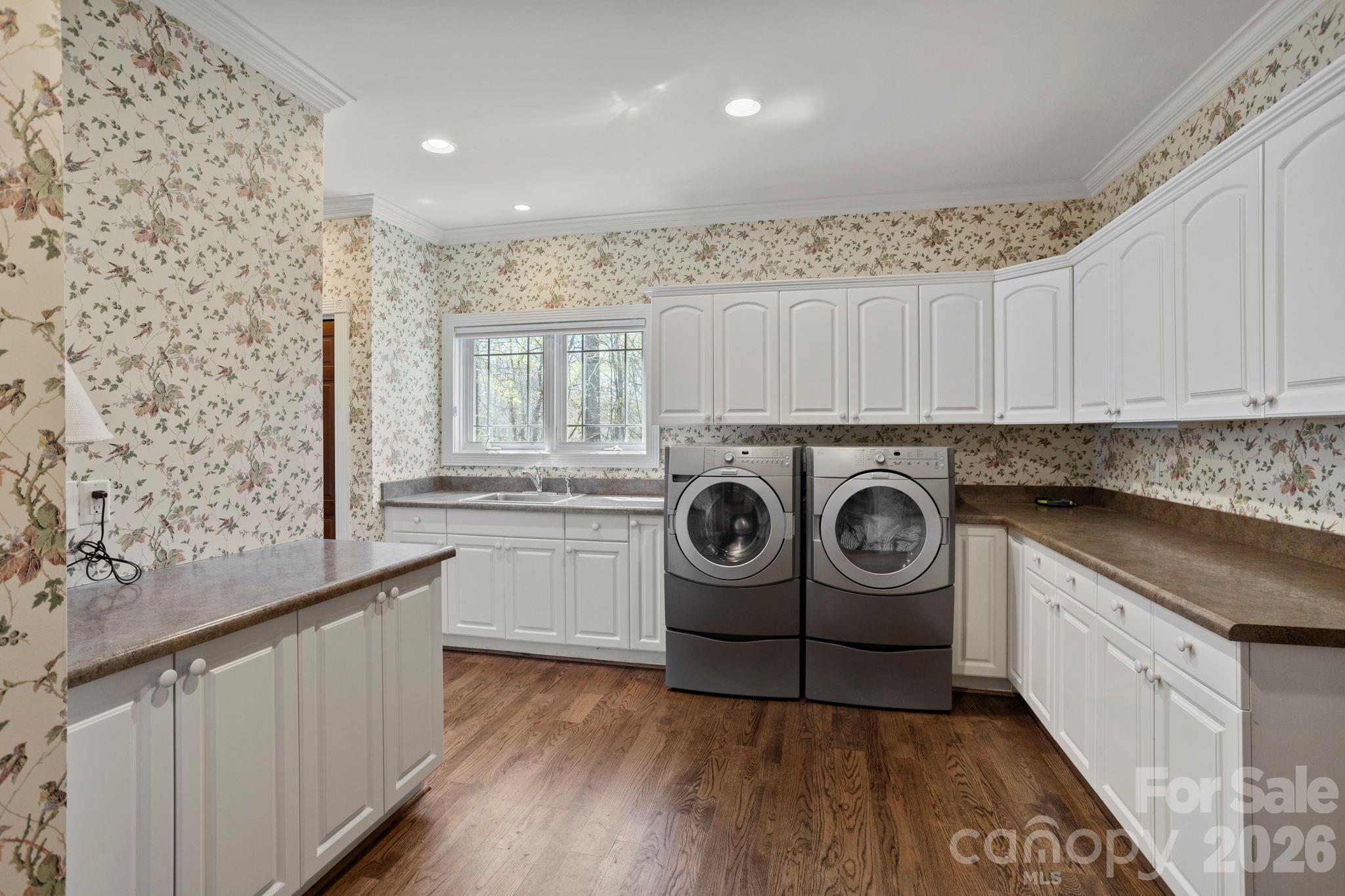 106 Farwood Court — Flat Rock
