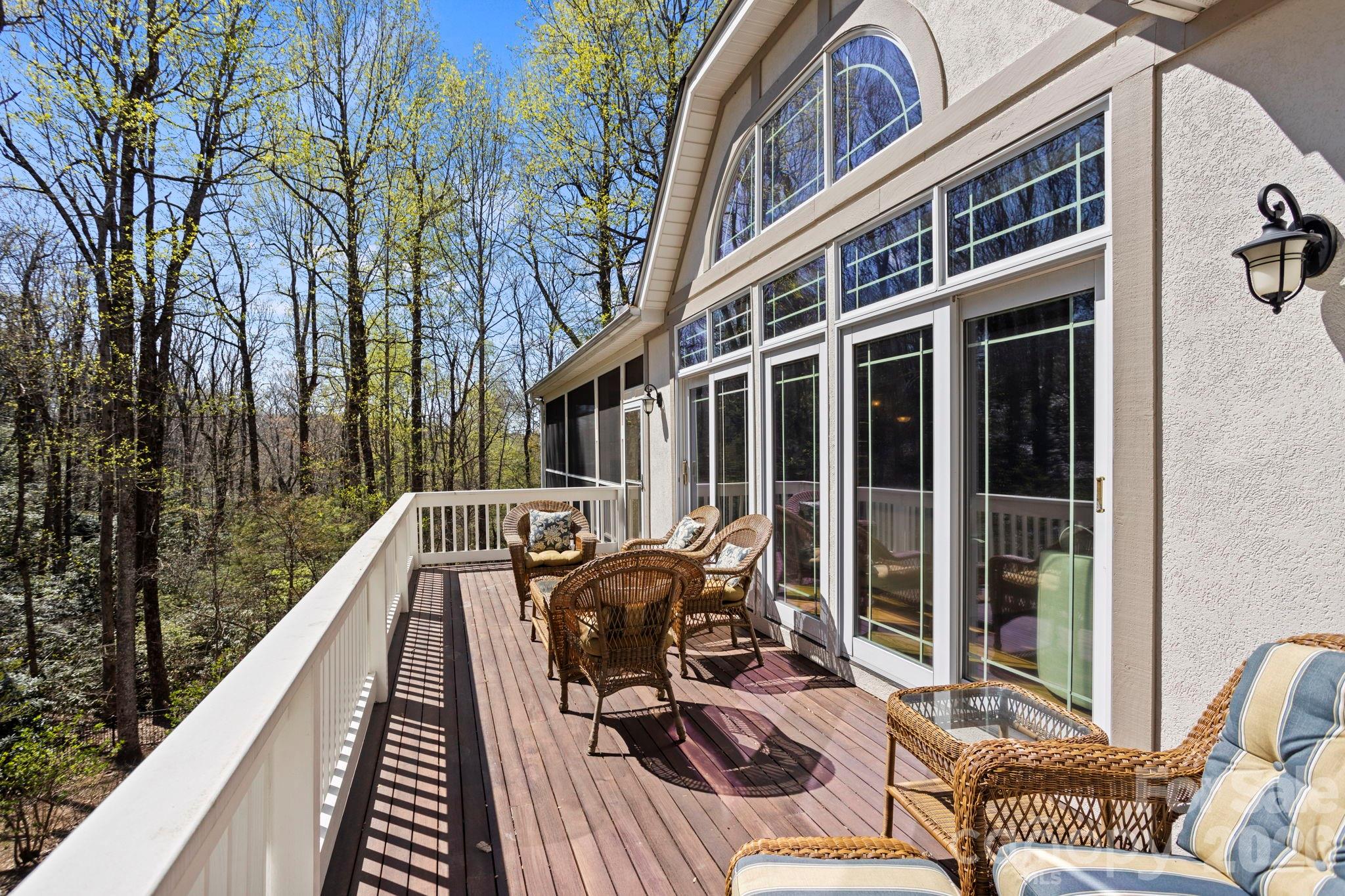 106 Farwood Court — Flat Rock
