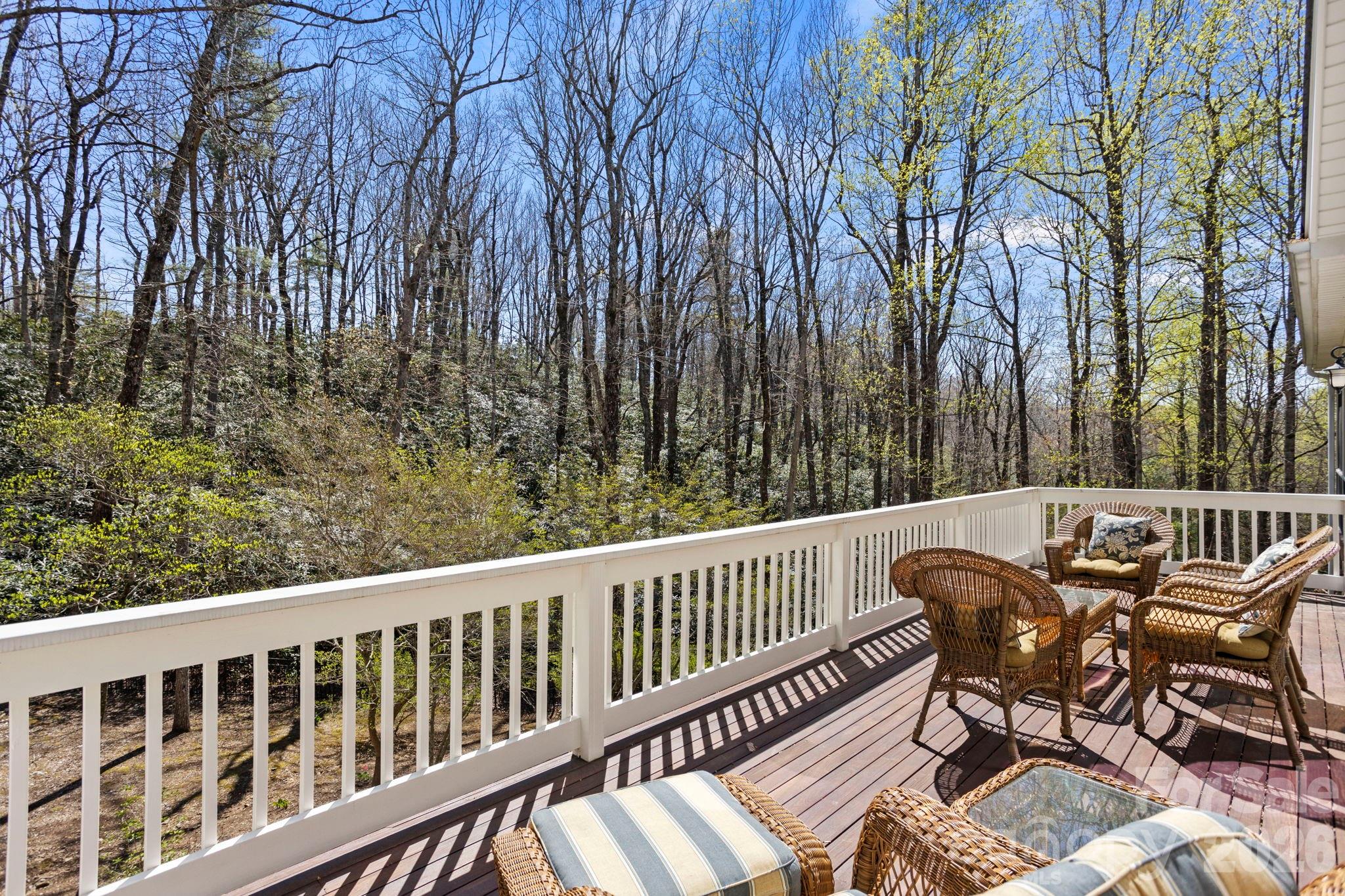 106 Farwood Court — Flat Rock