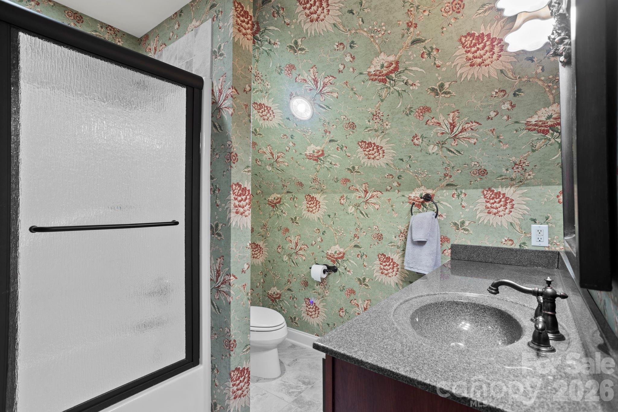 106 Farwood Court — Flat Rock