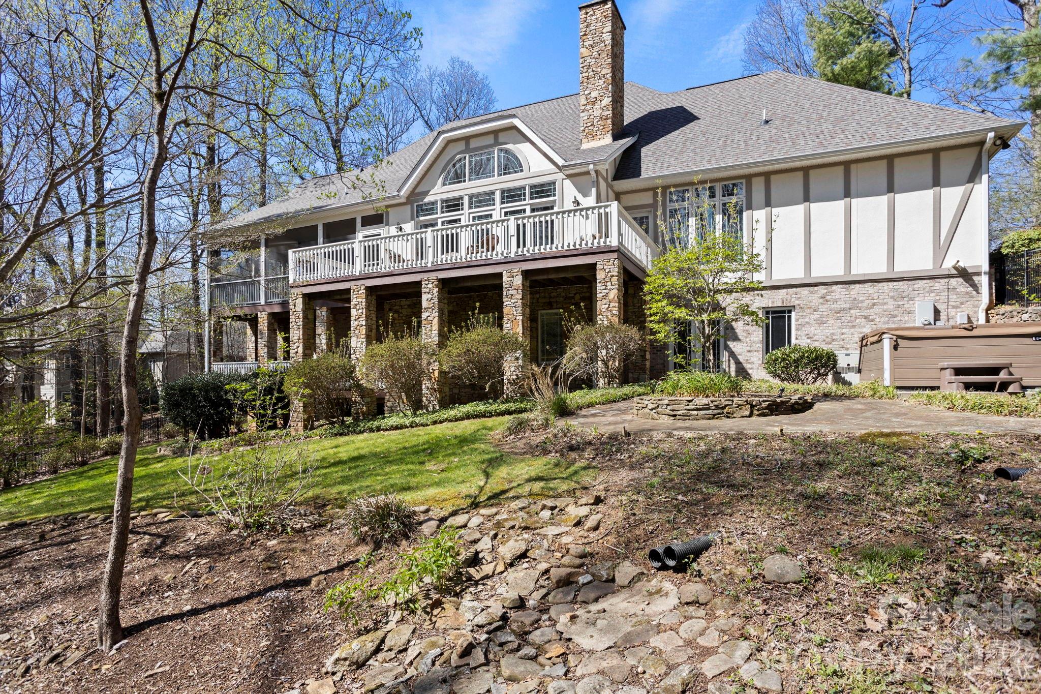 106 Farwood Court — Flat Rock