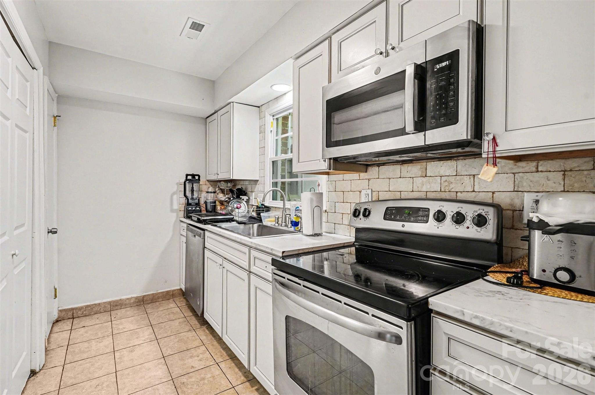 1236 Archdale Drive — Charlotte