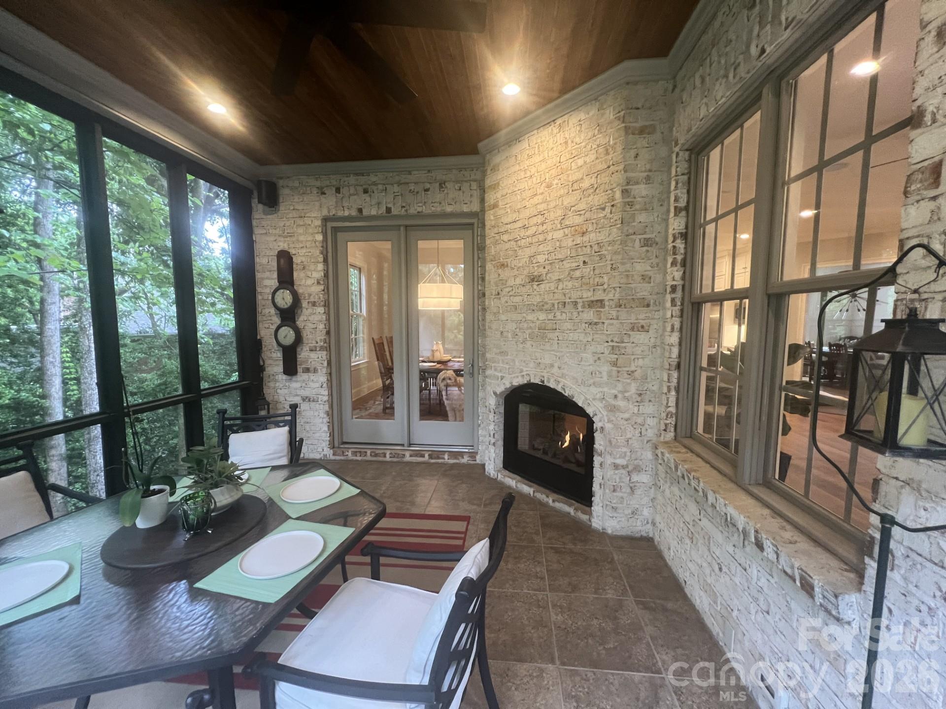 1514 Elmsford Lane — Matthews