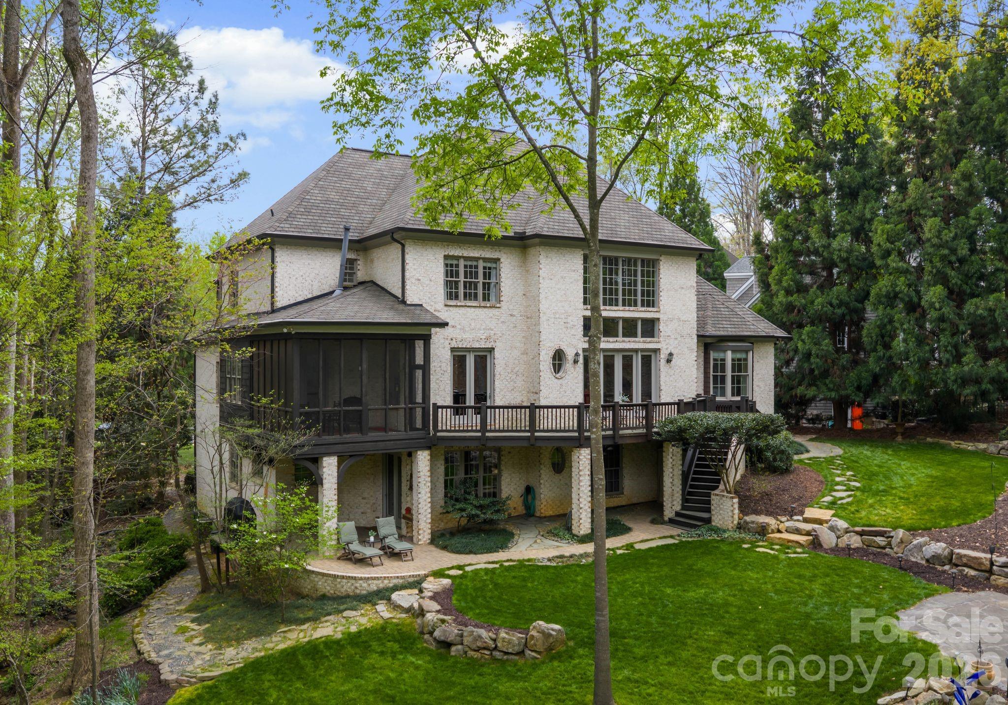 1514 Elmsford Lane — Matthews