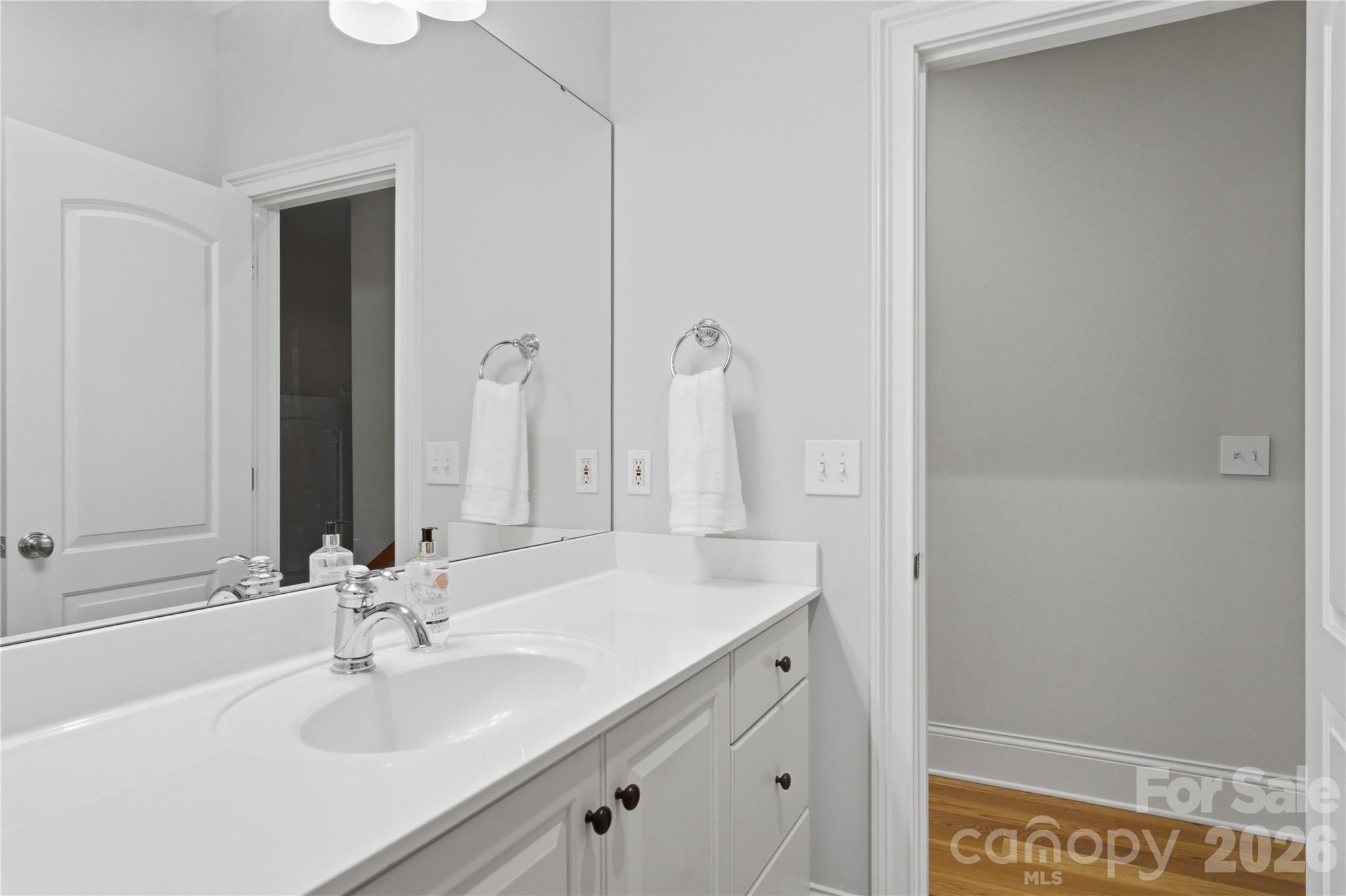 1514 Elmsford Lane — Matthews