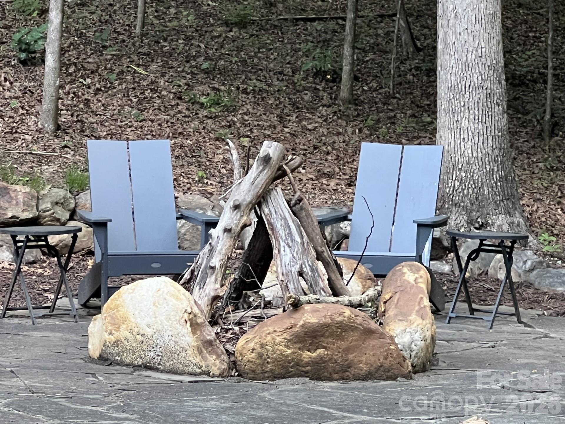 1514 Elmsford Lane — Matthews