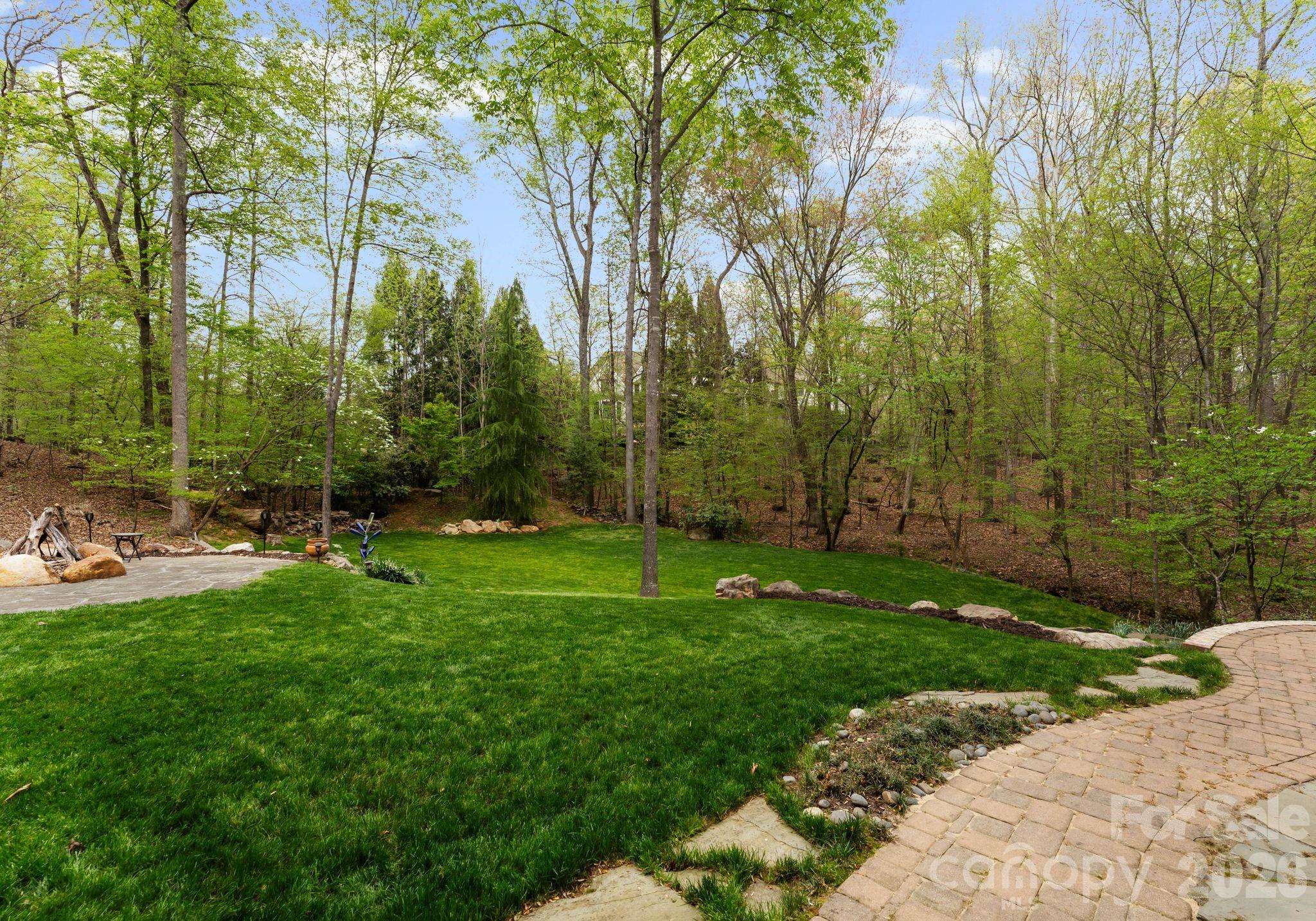 1514 Elmsford Lane — Matthews