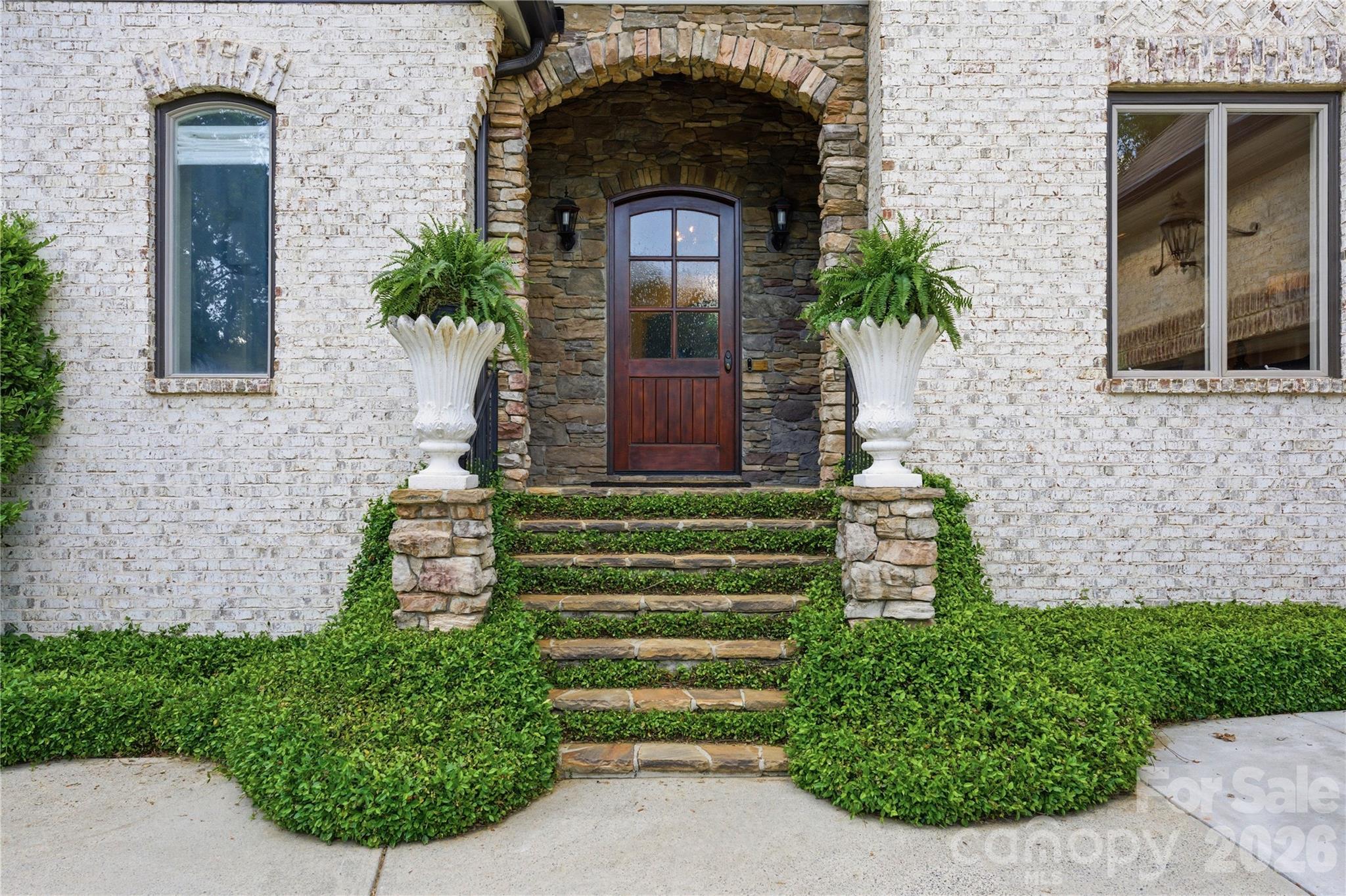 1514 Elmsford Lane — Matthews