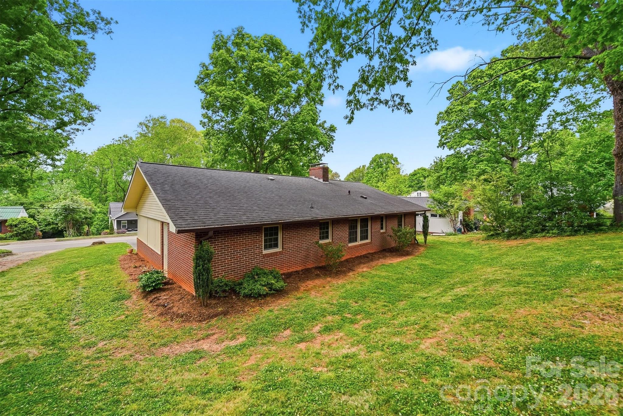 105 Ann Street — Morganton