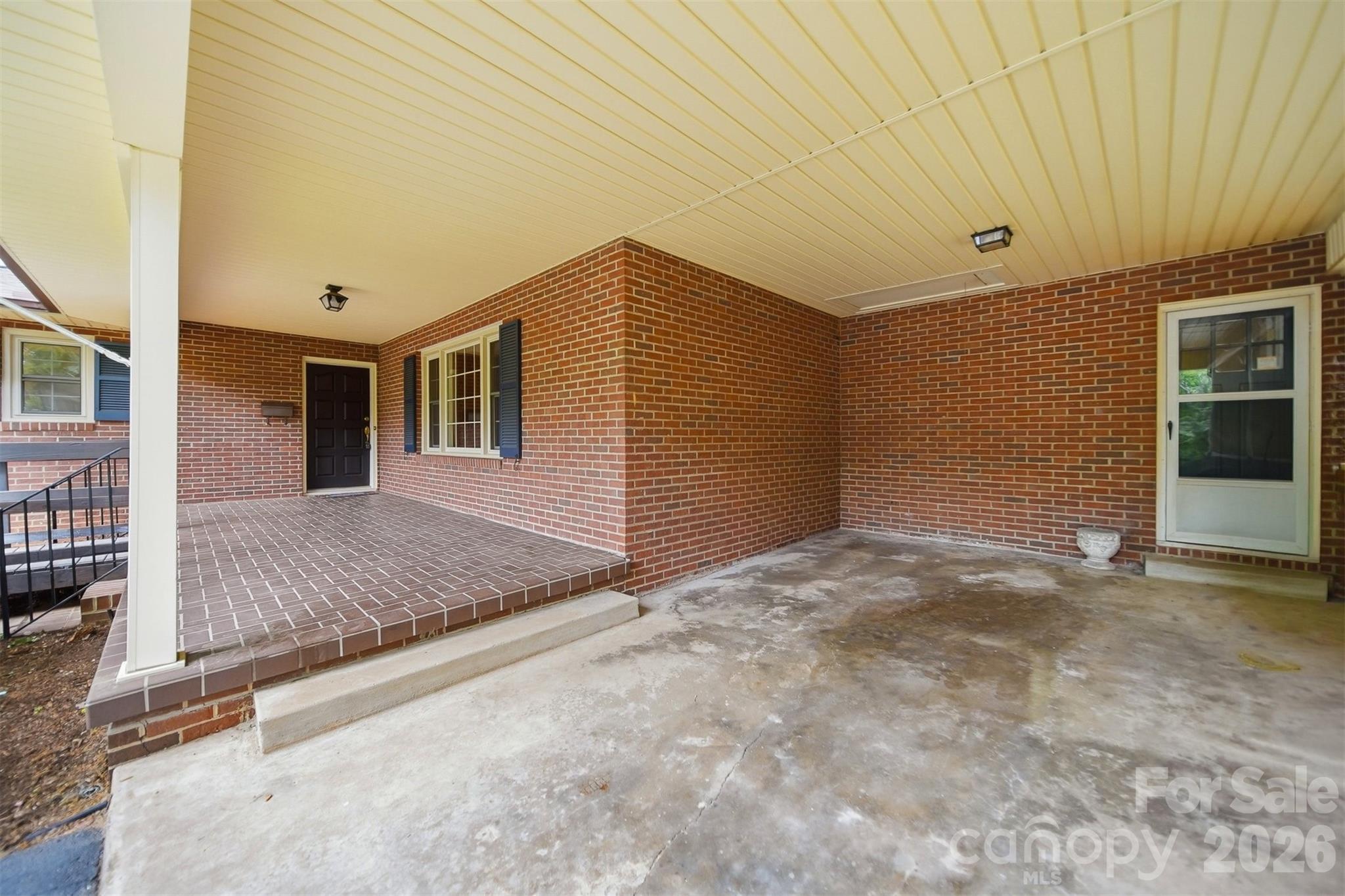105 Ann Street — Morganton