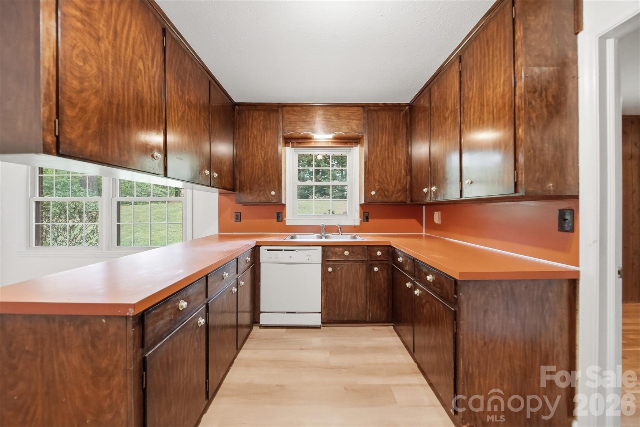 105 Ann Street — Morganton