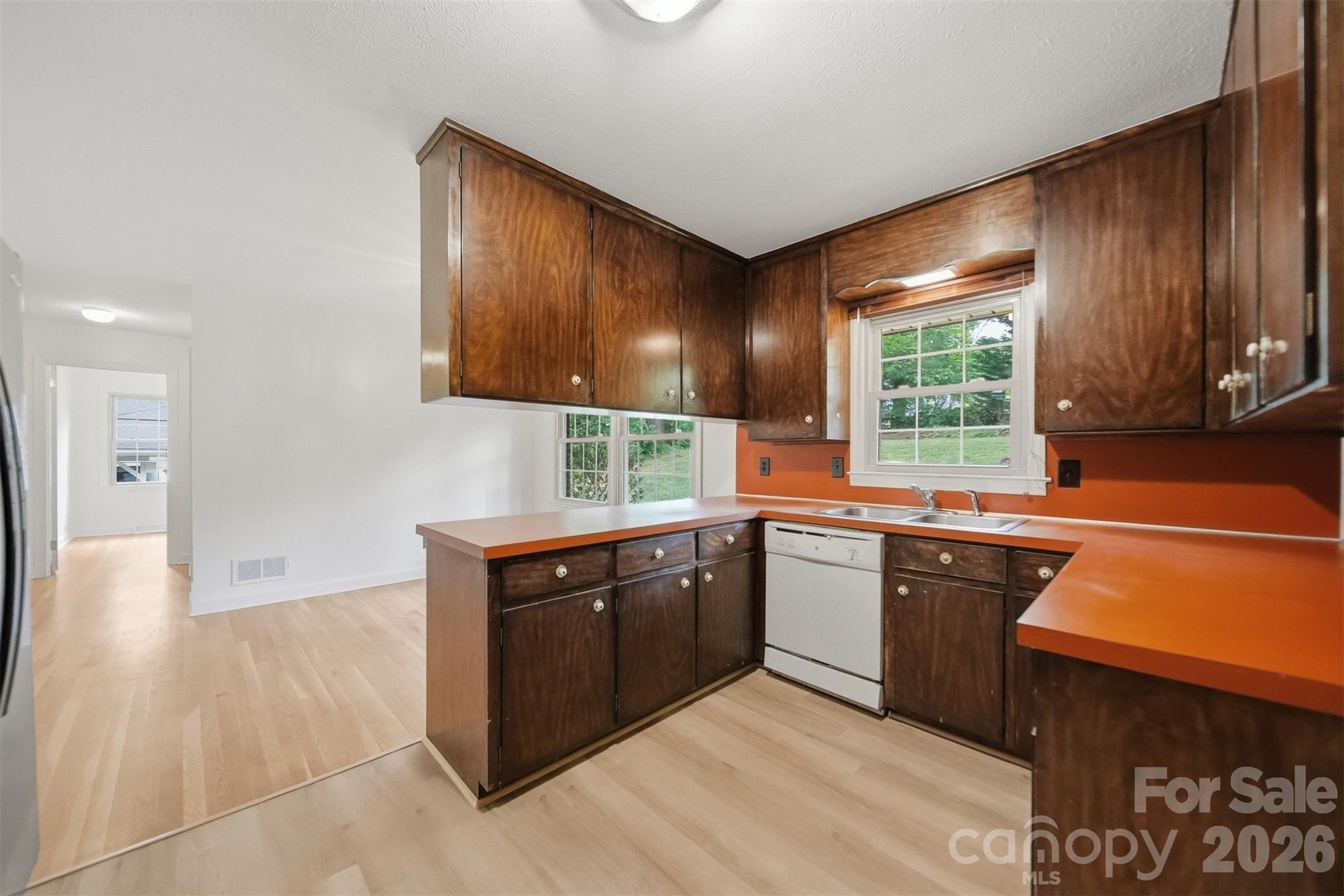 105 Ann Street — Morganton