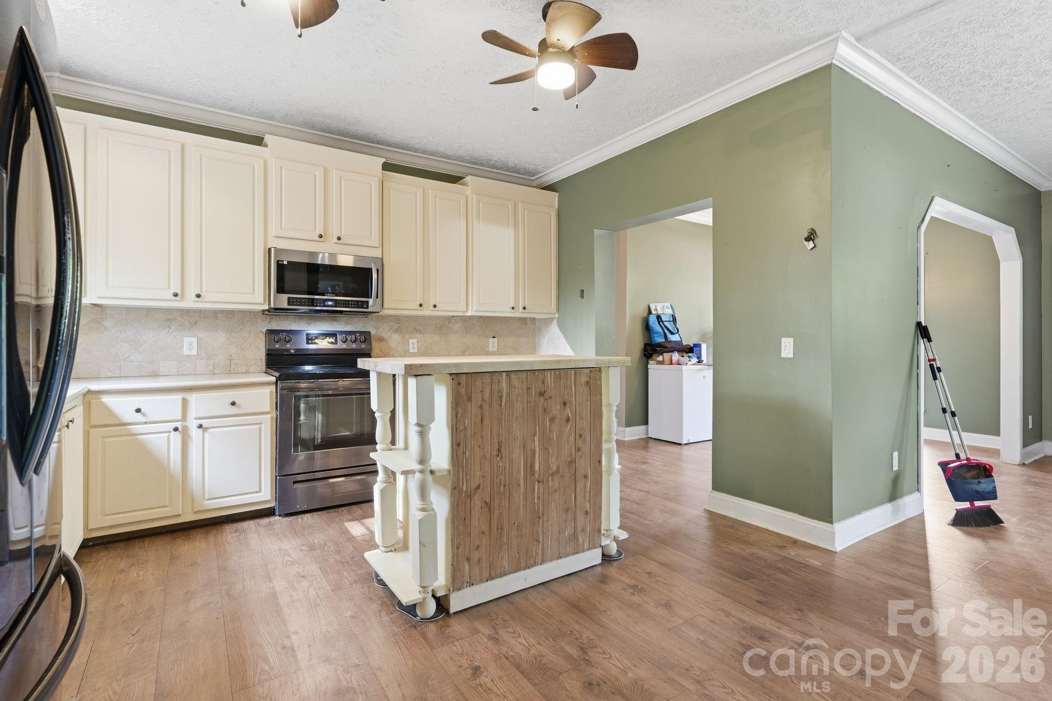 2825 Sweeping Pine Lane — Denver