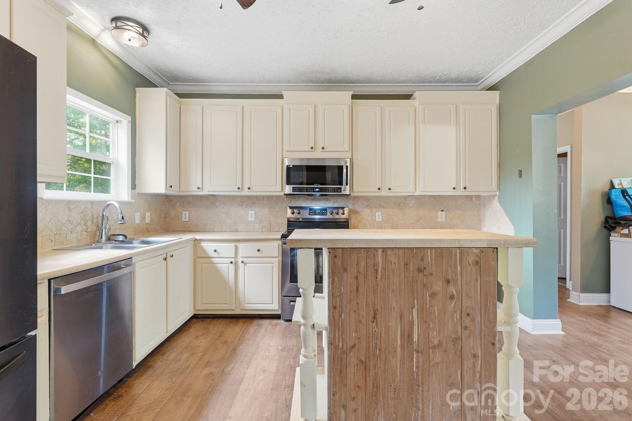 2825 Sweeping Pine Lane — Denver