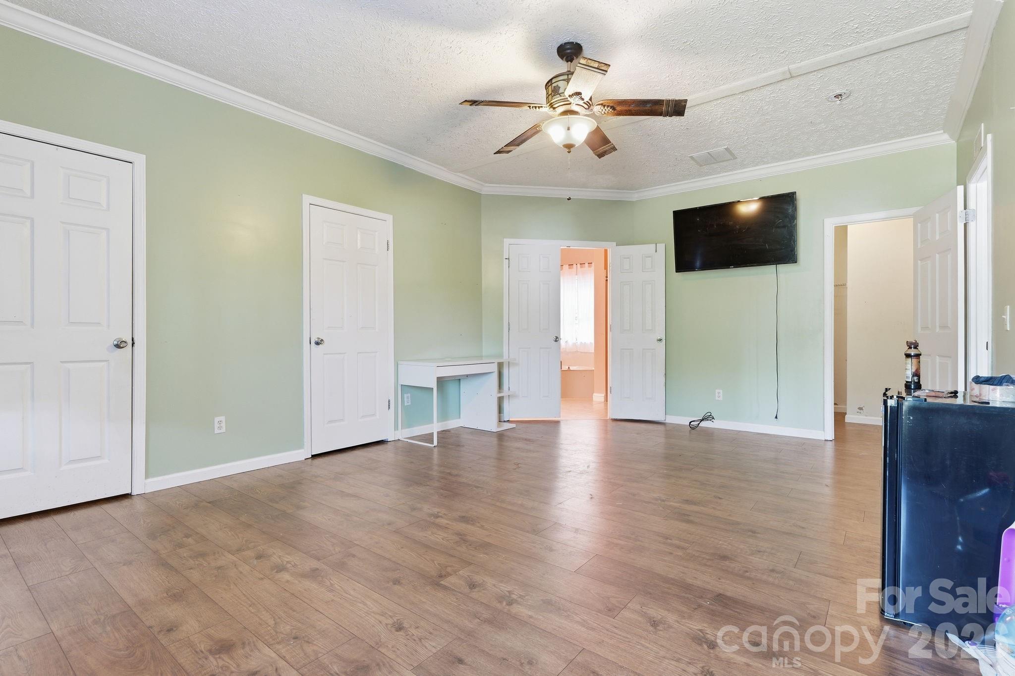 2825 Sweeping Pine Lane — Denver