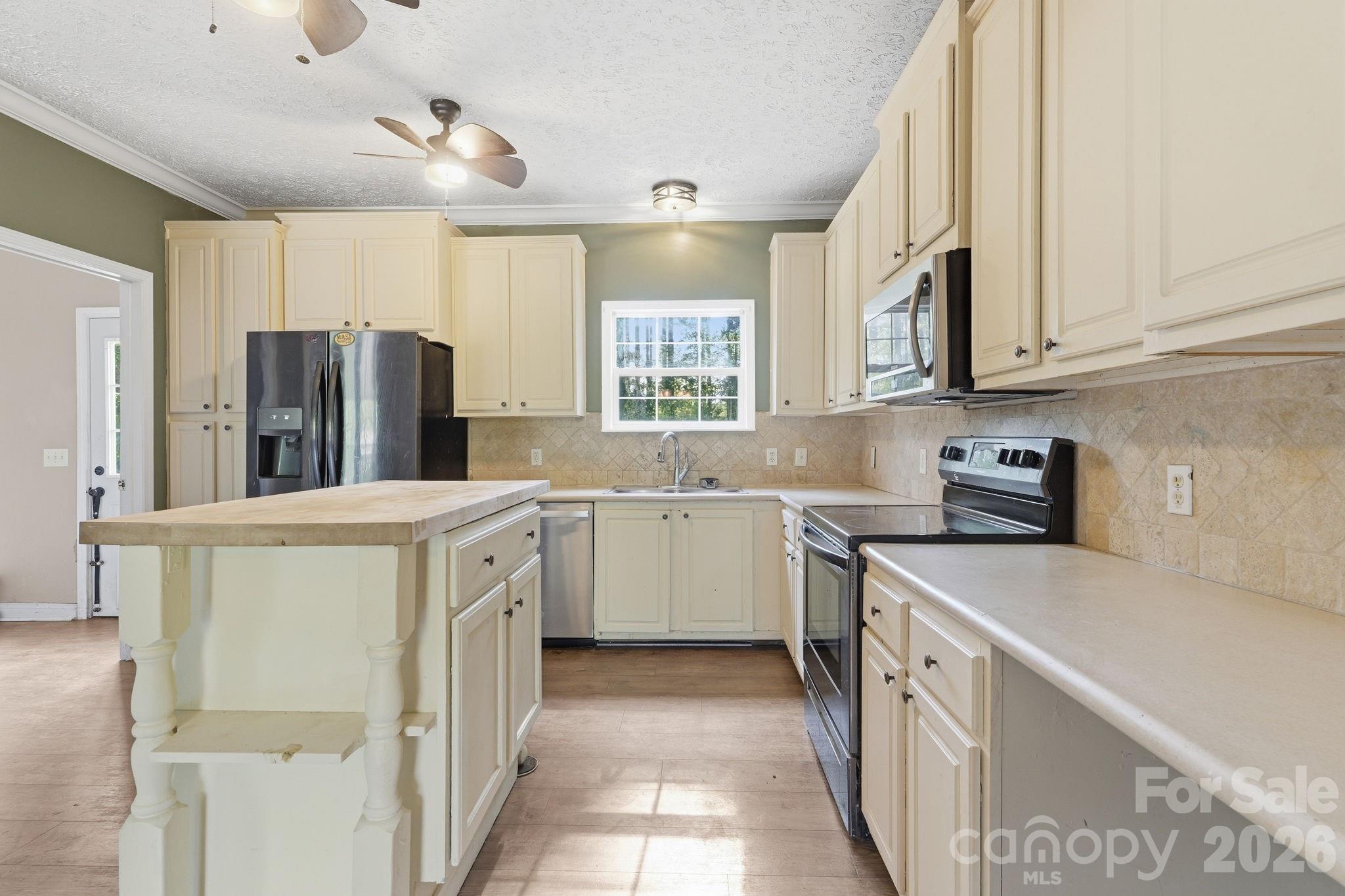 2825 Sweeping Pine Lane — Denver