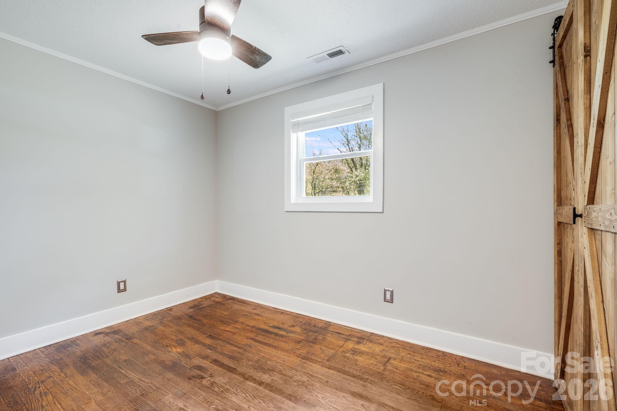 111 Sunset Hill Drive — Etowah