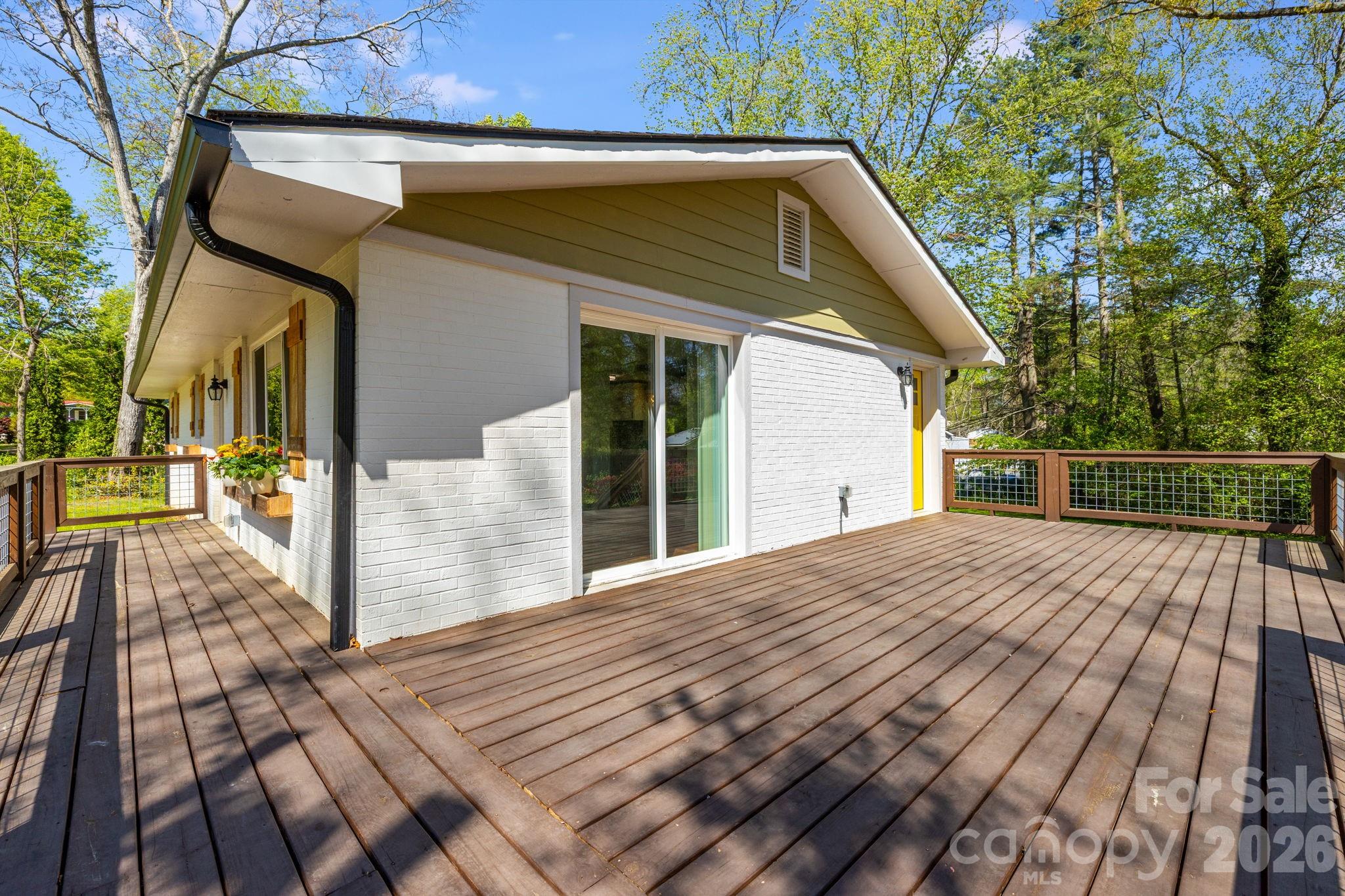 111 Sunset Hill Drive — Etowah