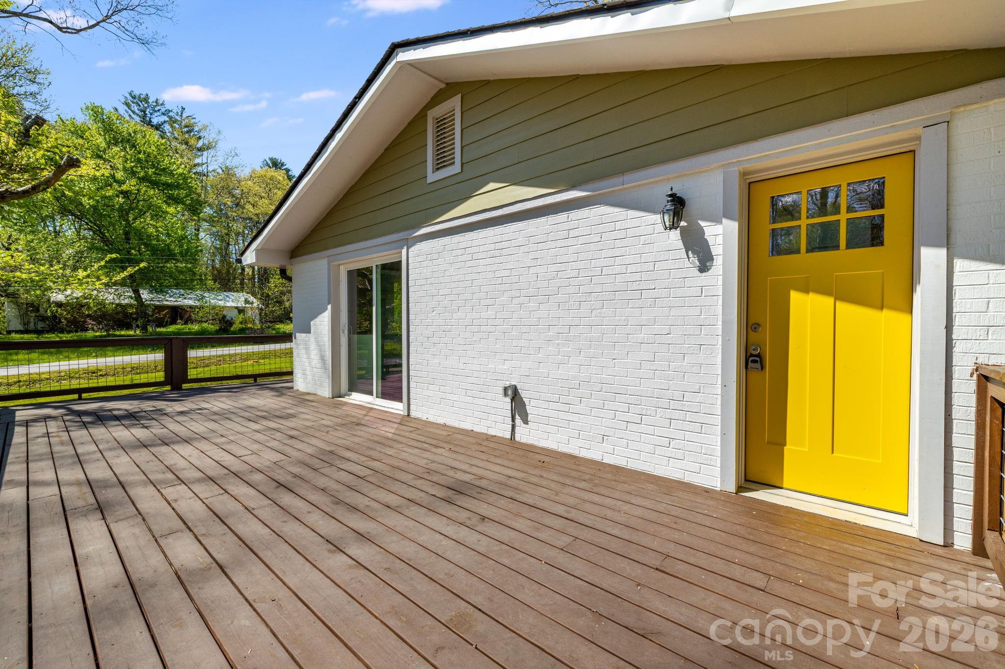 111 Sunset Hill Drive — Etowah