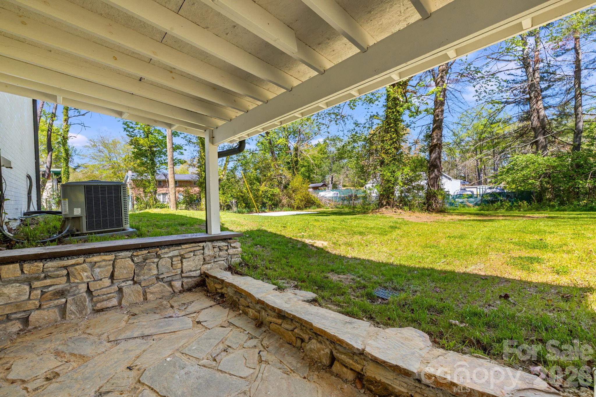 111 Sunset Hill Drive — Etowah