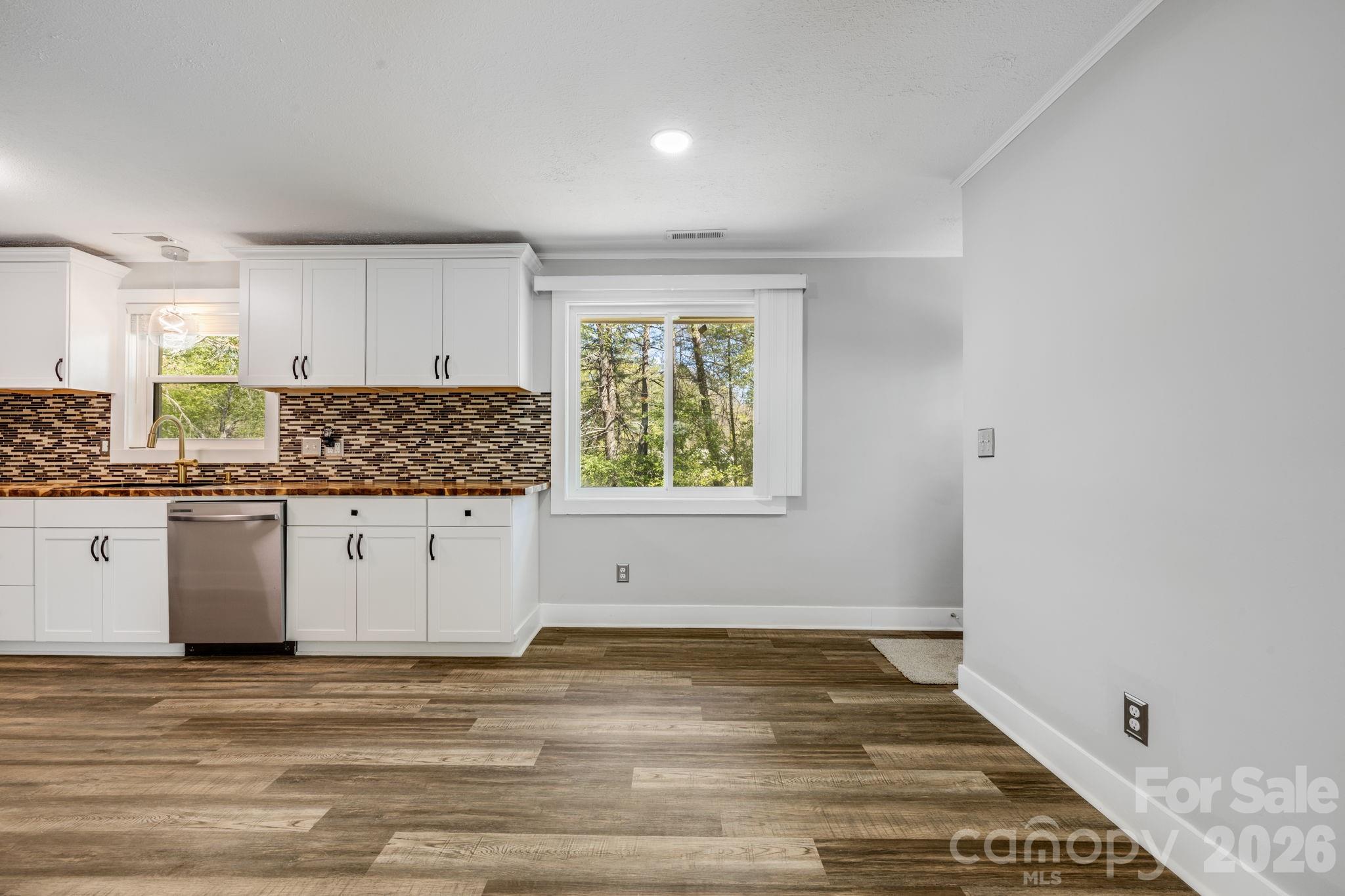 111 Sunset Hill Drive — Etowah